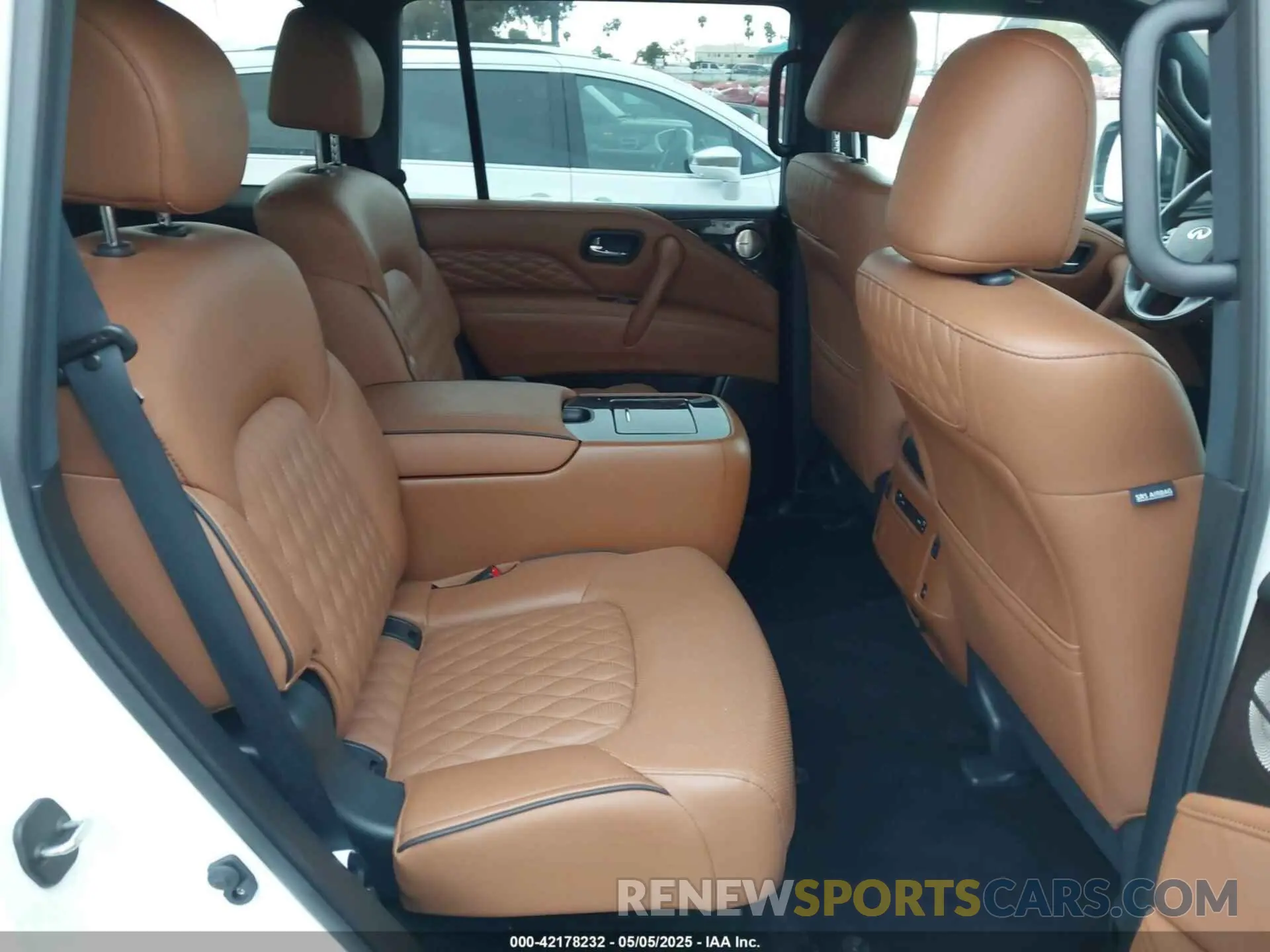 8 fotografías del automóvil dañado JN8AZ2BE9R9327413 INFINITI QX80 2024