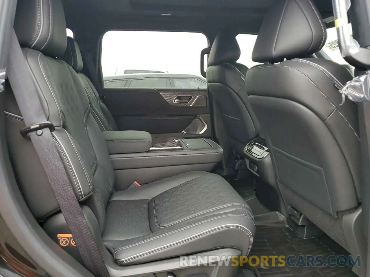 11 fotografías del automóvil dañado JN8AZ3CC3S9600385 INFINITI QX80 AUTOG 2025