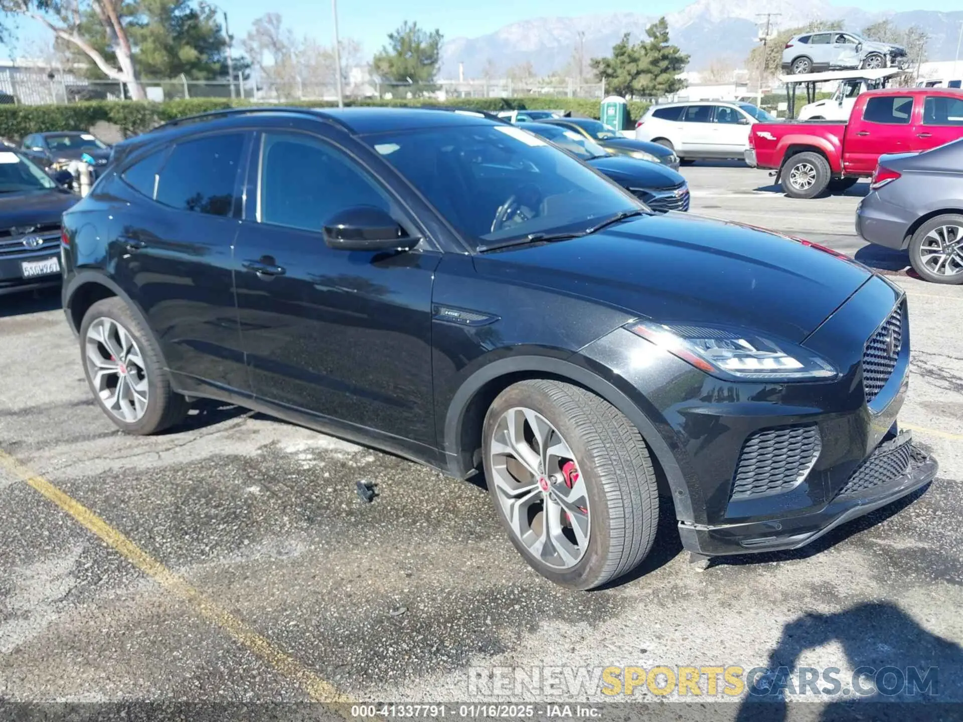 1 fotografías del automóvil dañado SADFM2GX1K1Z37177 JAGUAR E-PACE 2019