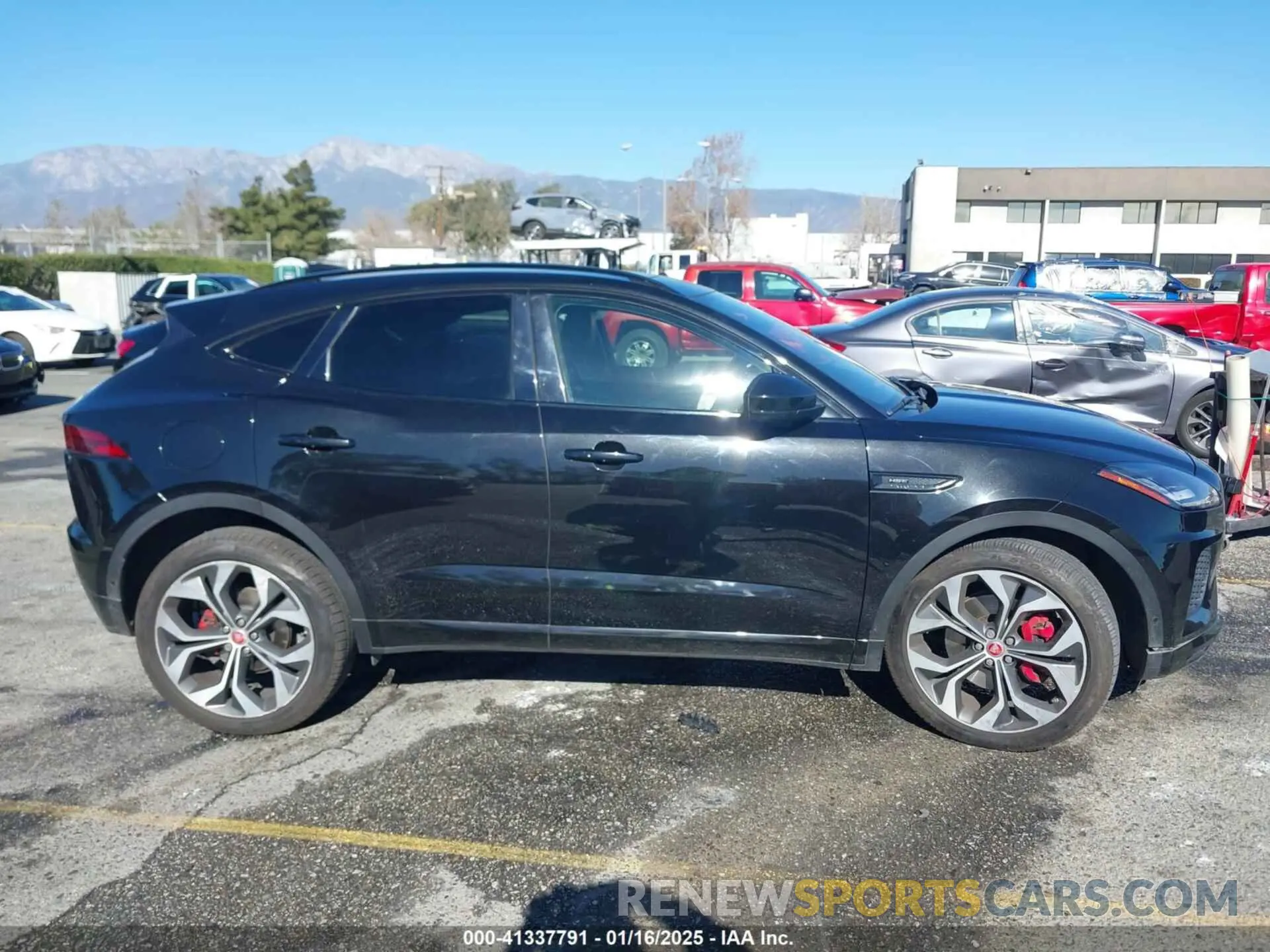 14 fotografías del automóvil dañado SADFM2GX1K1Z37177 JAGUAR E-PACE 2019