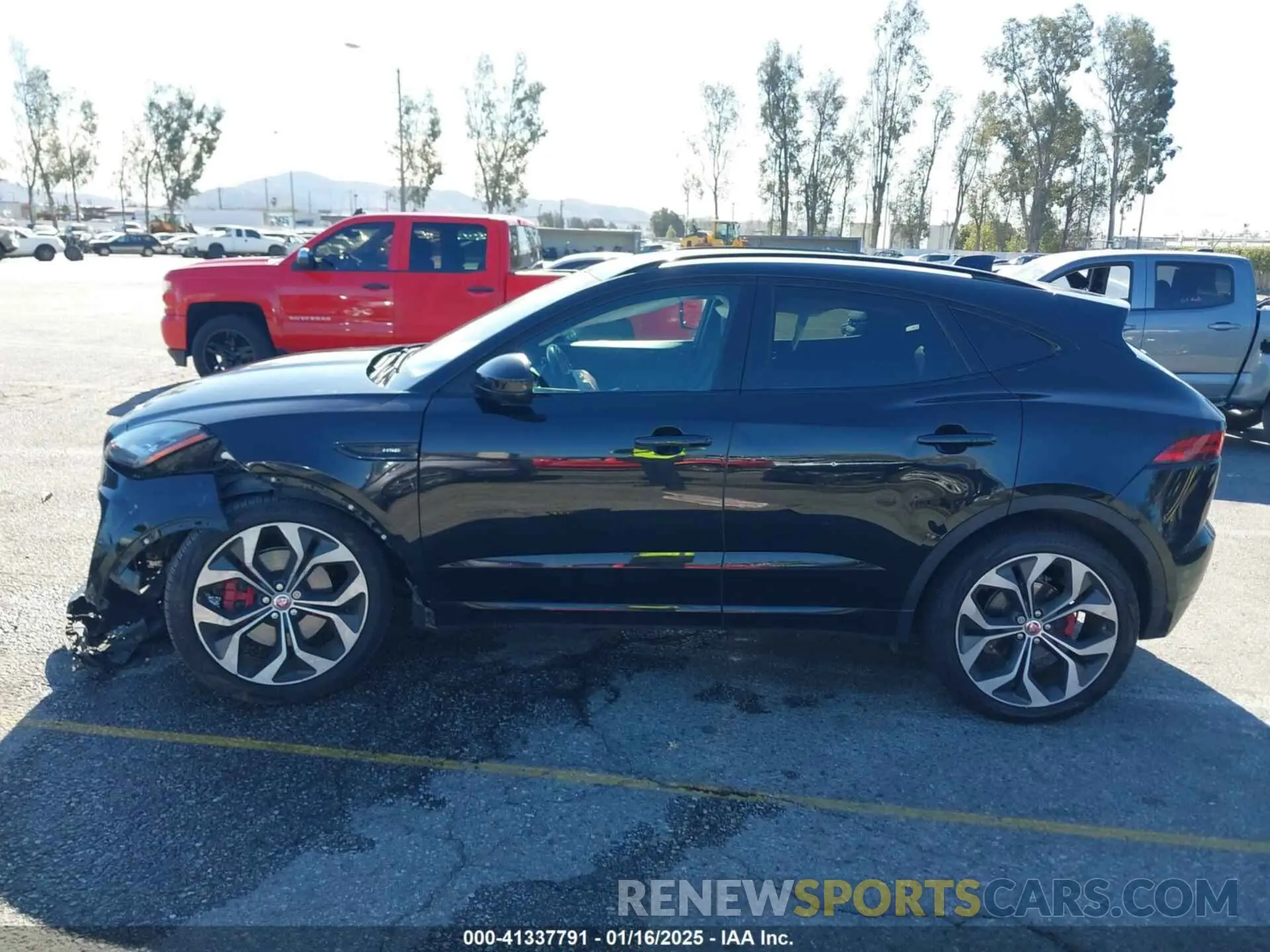 15 fotografías del automóvil dañado SADFM2GX1K1Z37177 JAGUAR E-PACE 2019