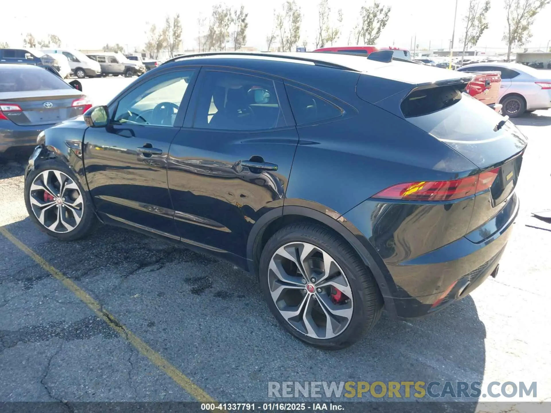 3 fotografías del automóvil dañado SADFM2GX1K1Z37177 JAGUAR E-PACE 2019