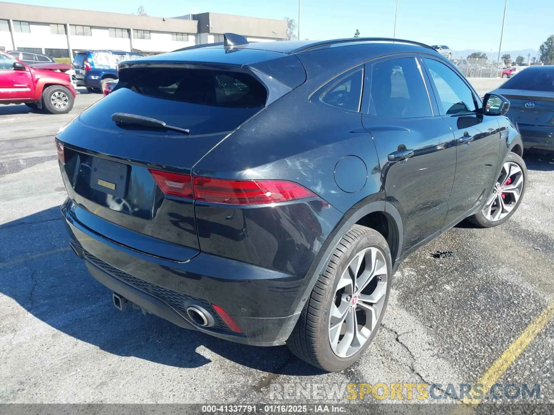 4 fotografías del automóvil dañado SADFM2GX1K1Z37177 JAGUAR E-PACE 2019