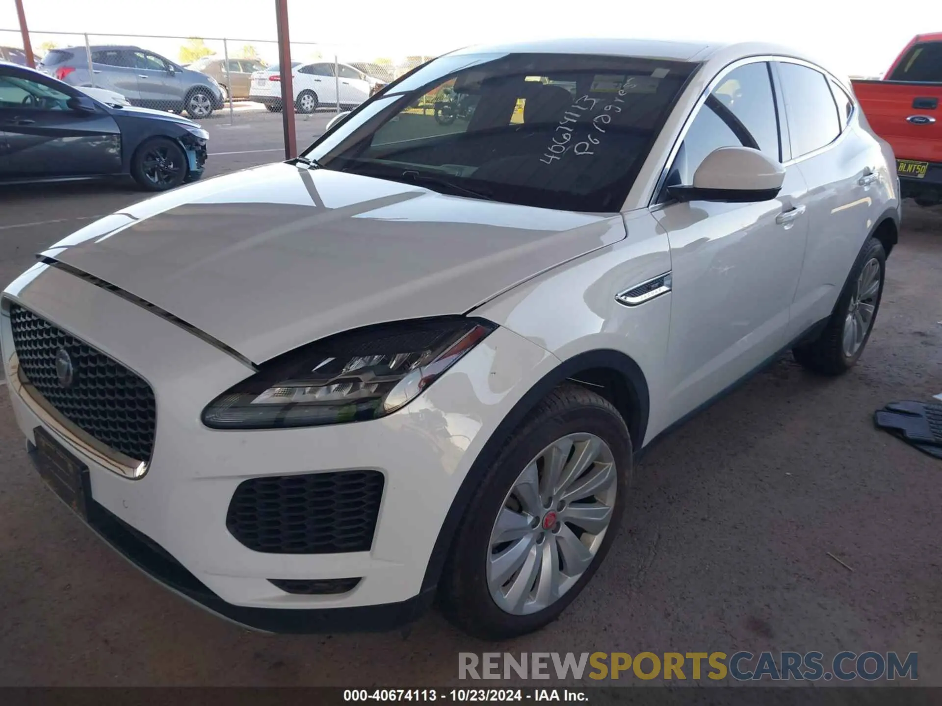 2 fotografías del automóvil dañado SADFP2FX8K1Z46709 JAGUAR E-PACE 2019