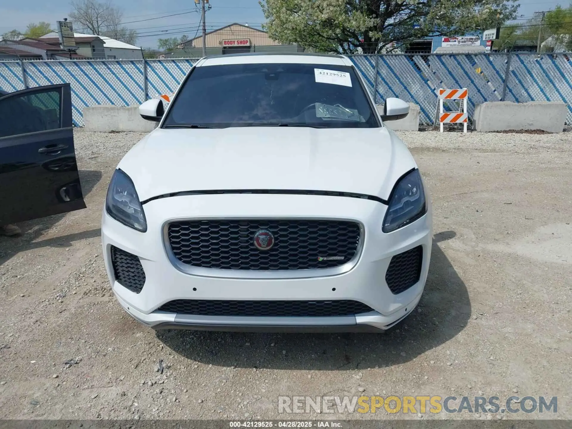12 fotografías del automóvil dañado SADFT2GX3K1Z38141 JAGUAR E-PACE 2019