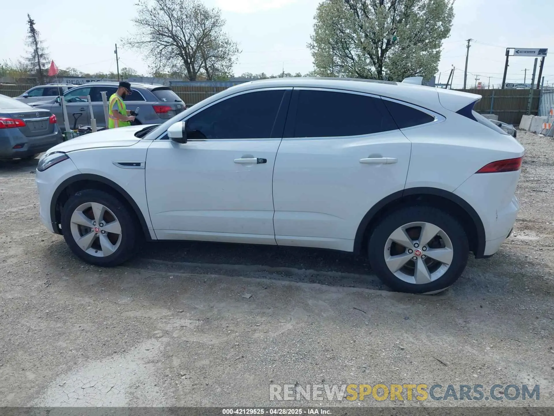 14 fotografías del automóvil dañado SADFT2GX3K1Z38141 JAGUAR E-PACE 2019