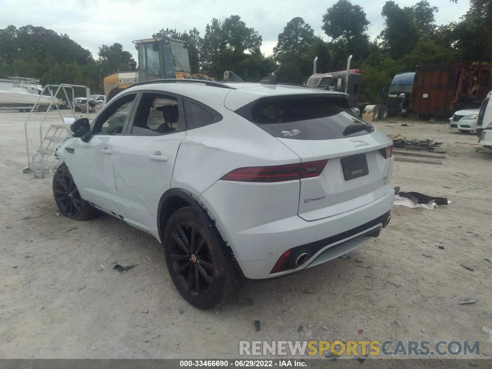 3 fotografías del automóvil dañado SADF12FX8L1013590 JAGUAR E-PACE 2020