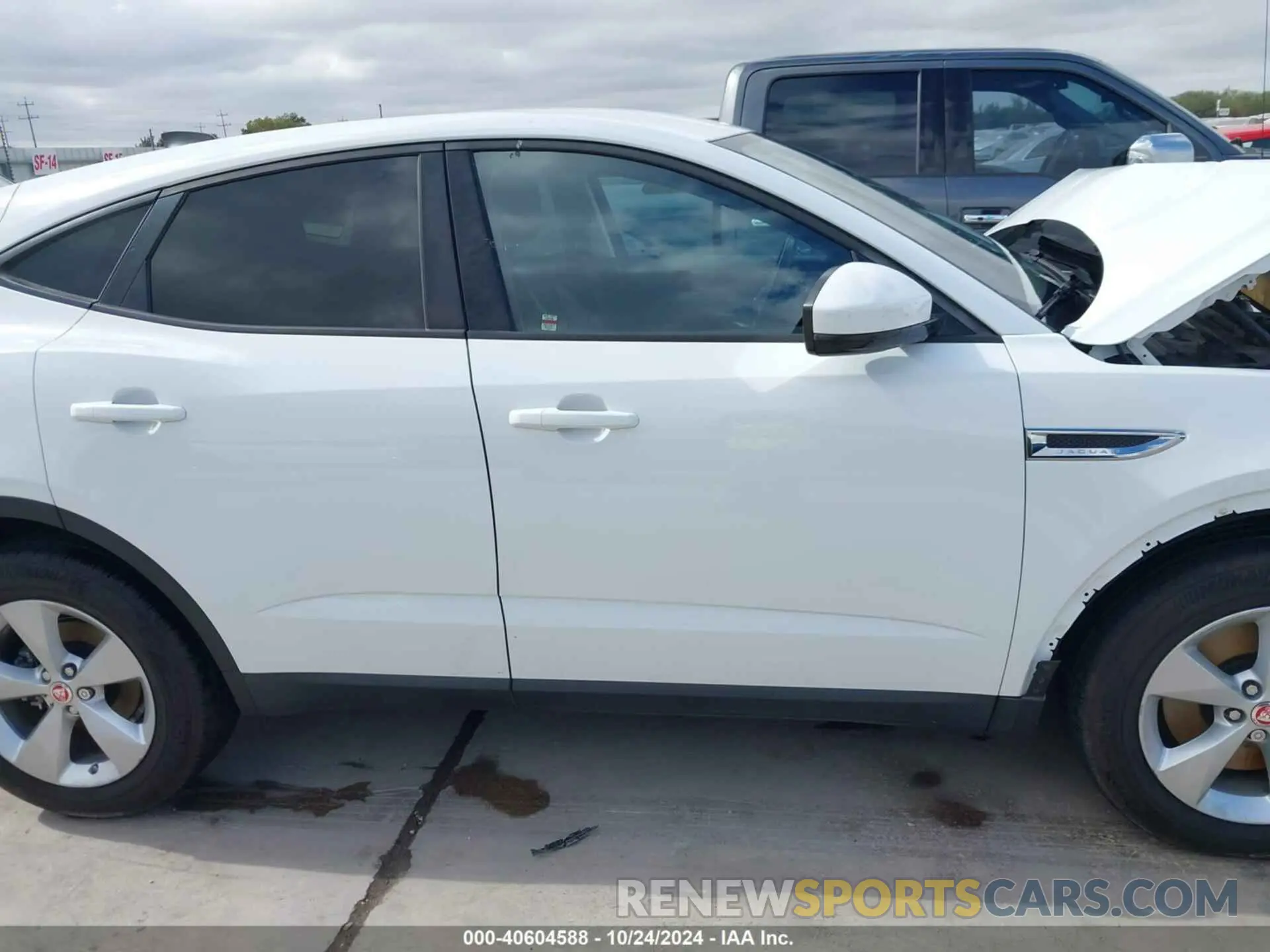 13 fotografías del automóvil dañado SADFK2FX3L1Z78628 JAGUAR E-PACE 2020