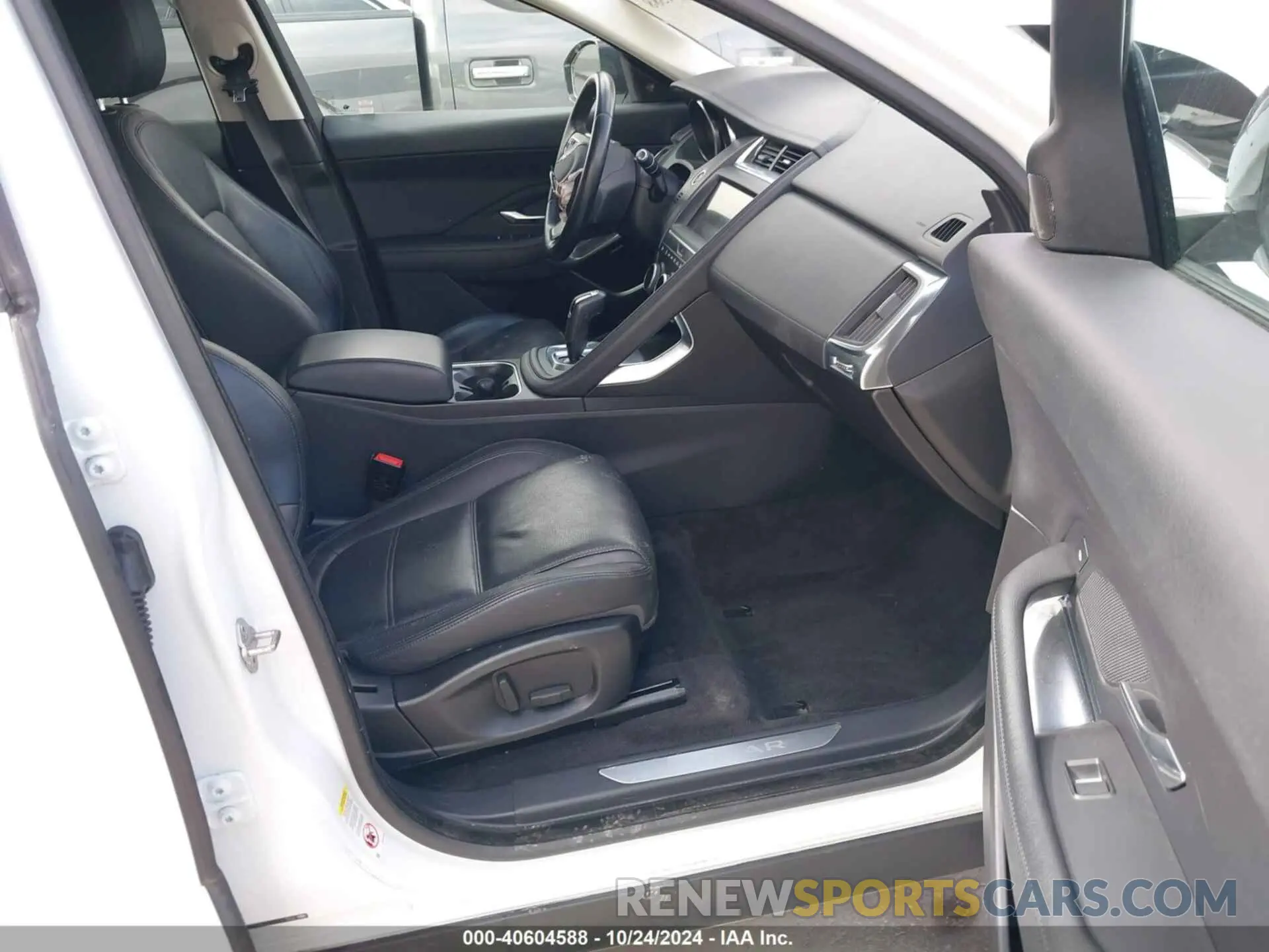 5 fotografías del automóvil dañado SADFK2FX3L1Z78628 JAGUAR E-PACE 2020