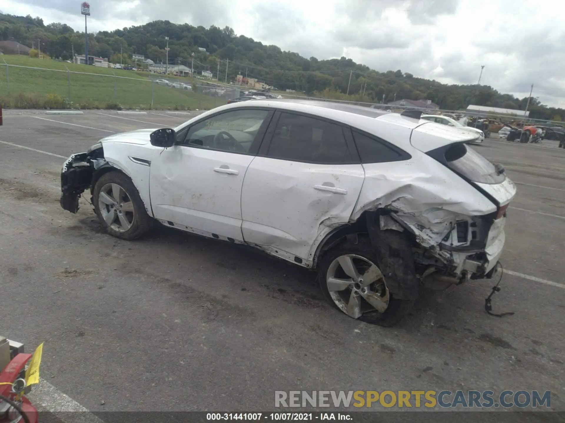 3 fotografías del automóvil dañado SADFK2FX9L1Z80898 JAGUAR E-PACE 2020