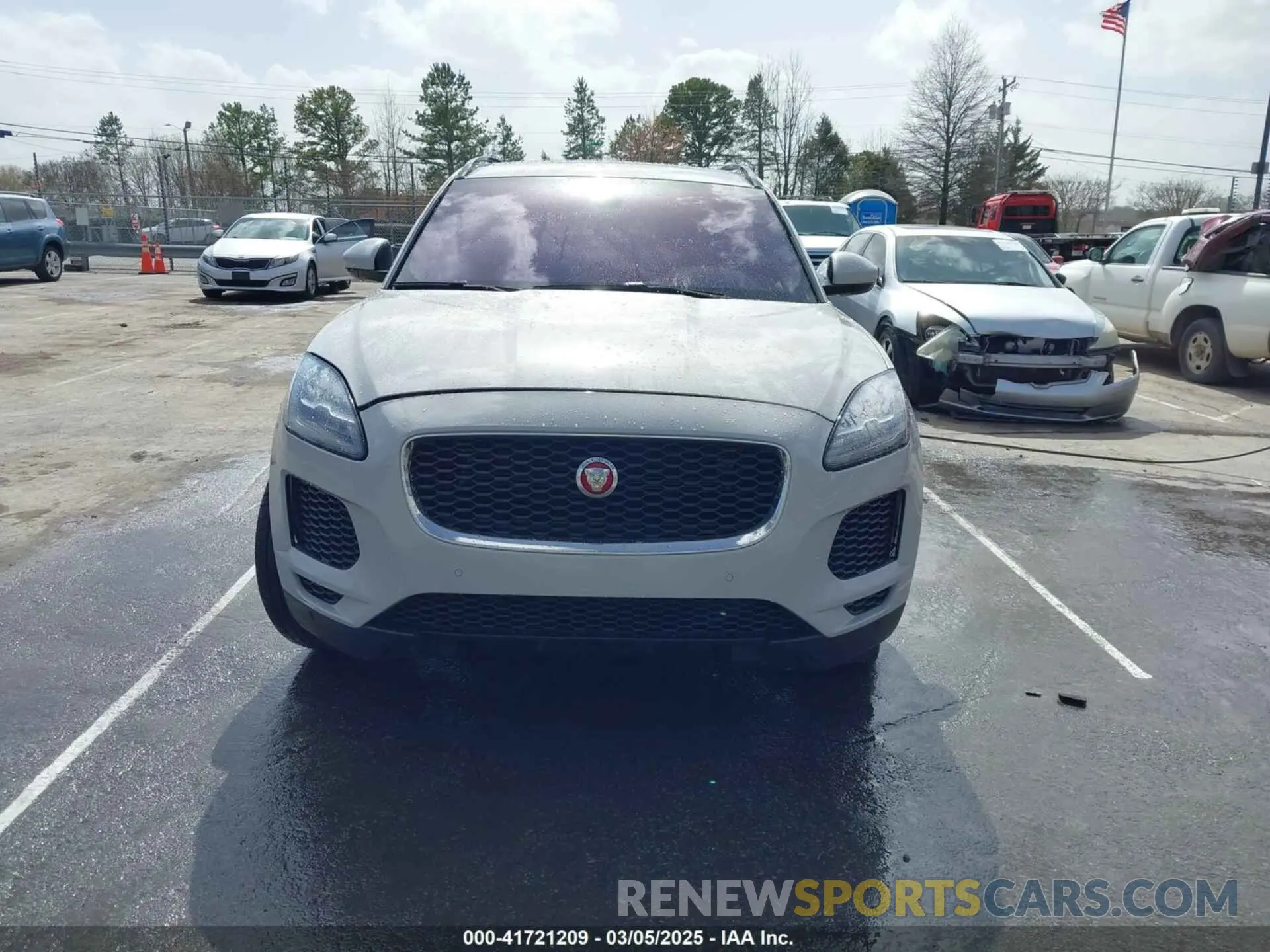 12 fotografías del automóvil dañado SADFP2FXXL1015324 JAGUAR E-PACE 2020