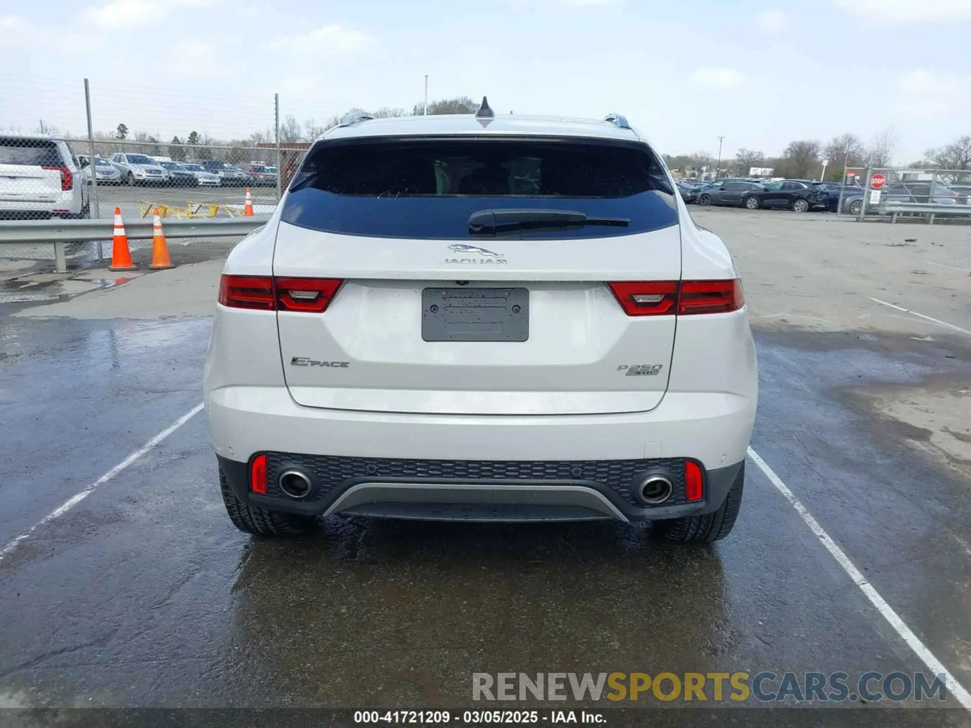 16 fotografías del automóvil dañado SADFP2FXXL1015324 JAGUAR E-PACE 2020