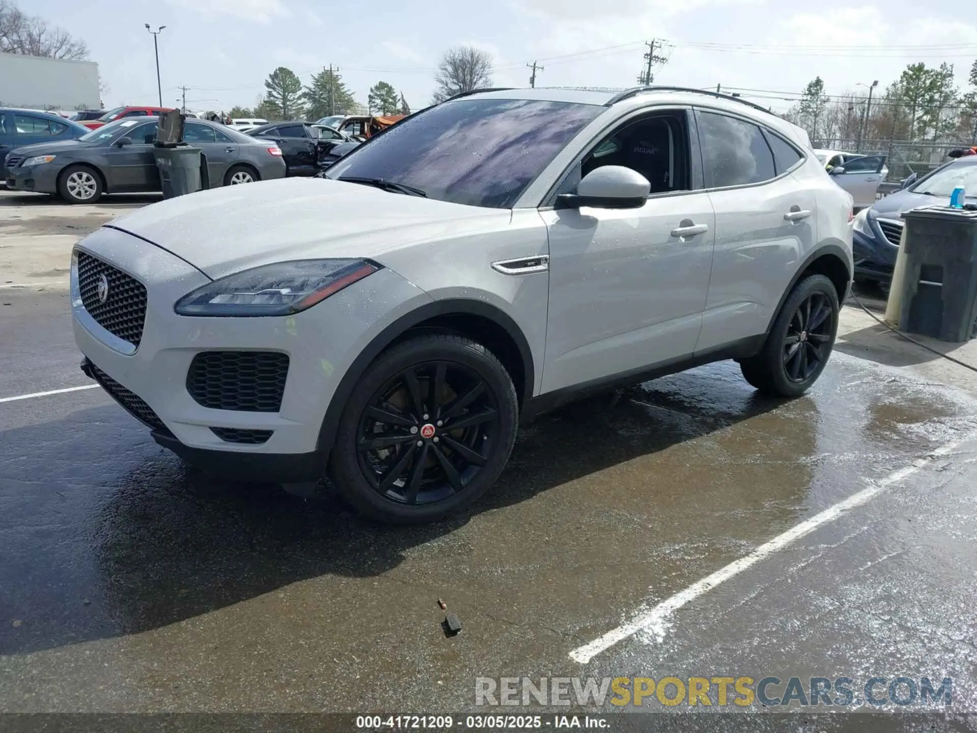 2 fotografías del automóvil dañado SADFP2FXXL1015324 JAGUAR E-PACE 2020