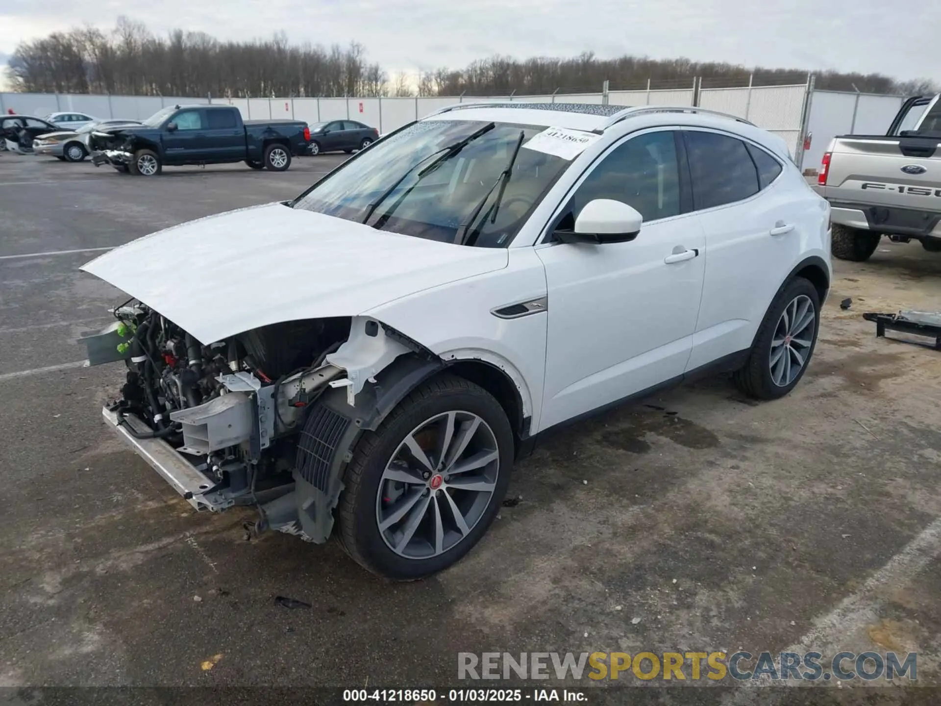 2 fotografías del automóvil dañado SADFP2FX3N1031142 JAGUAR E-PACE 2022