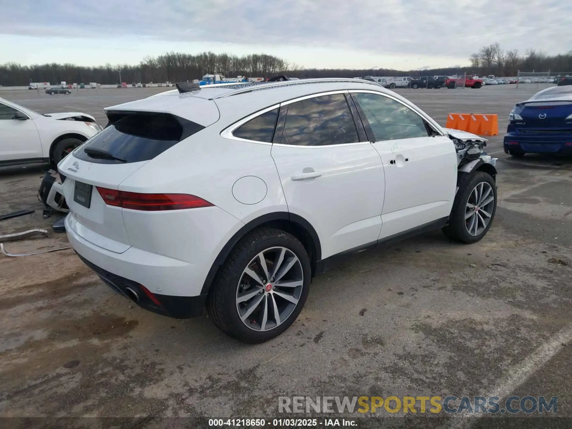 4 fotografías del automóvil dañado SADFP2FX3N1031142 JAGUAR E-PACE 2022