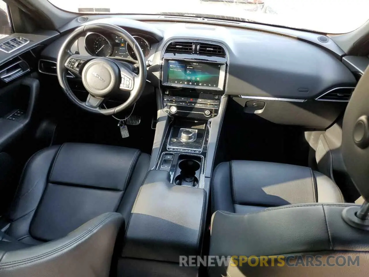 8 fotografías del automóvil dañado SADCJ2FX1KA604975 JAGUAR F-PACE 2019