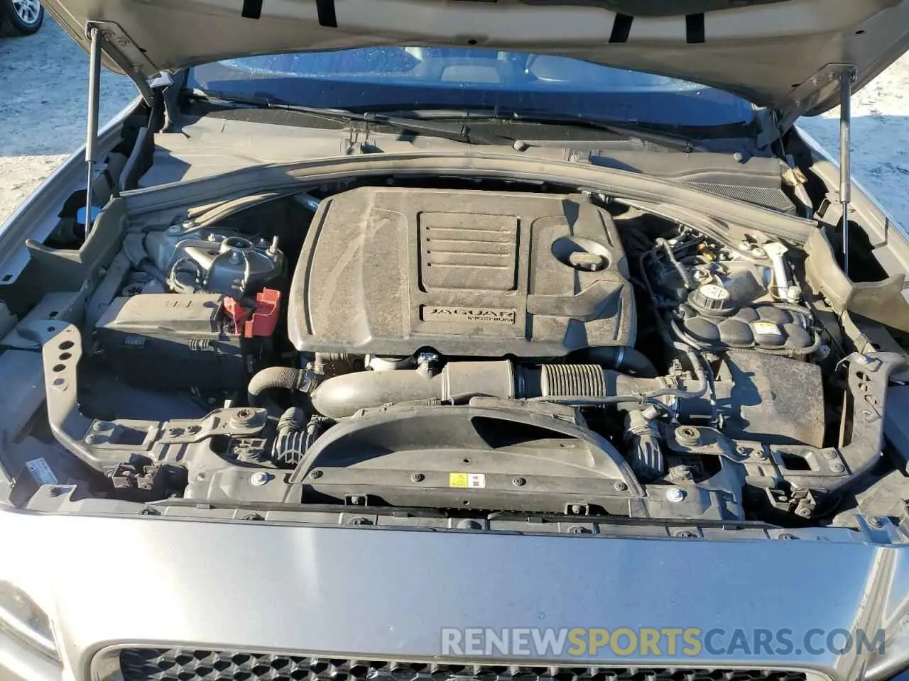 12 fotografías del automóvil dañado SADCJ2FX8KA361424 JAGUAR F-PACE 2019