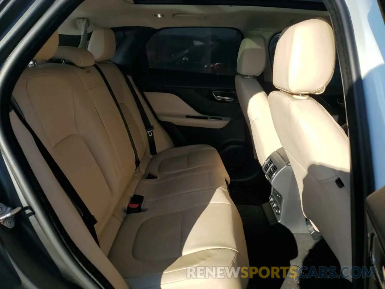 11 fotografías del automóvil dañado SADCJ2FX8KA363187 JAGUAR F-PACE 2019