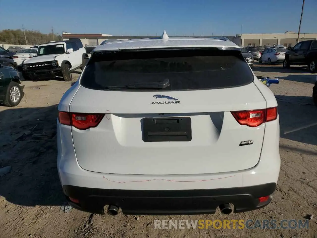 6 fotografías del automóvil dañado SADCJ2FX8KA363187 JAGUAR F-PACE 2019
