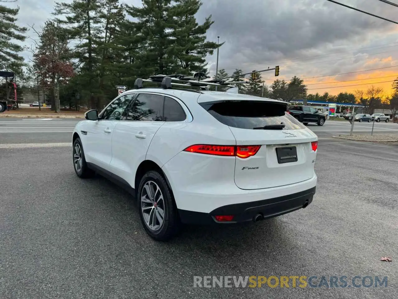 3 fotografías del automóvil dañado SADCJ2GX3KA361023 JAGUAR F-PACE 2019