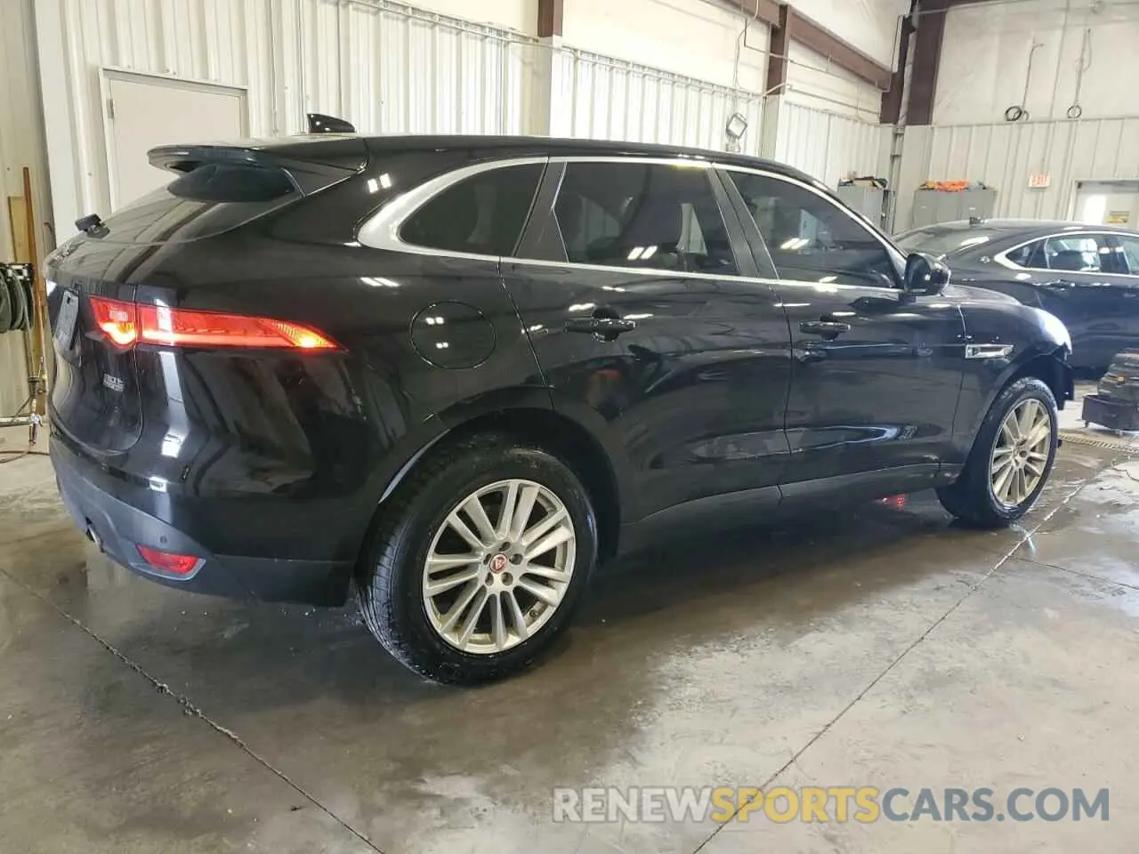 3 fotografías del automóvil dañado SADCK2GX0KA395143 JAGUAR F-PACE 2019