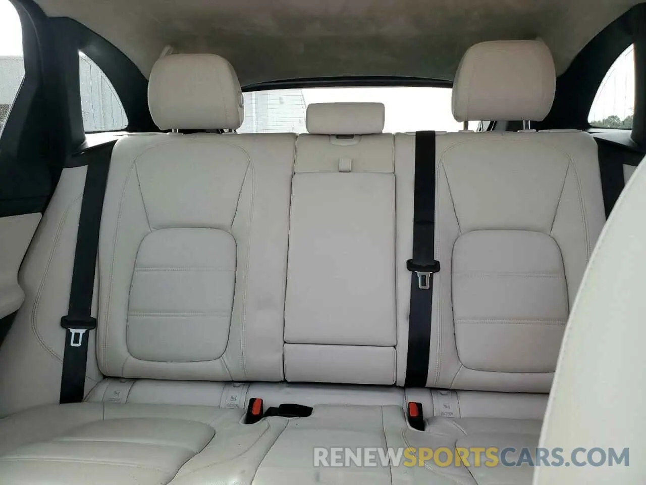 10 fotografías del automóvil dañado SADCK2GX4KA396800 JAGUAR F-PACE 2019