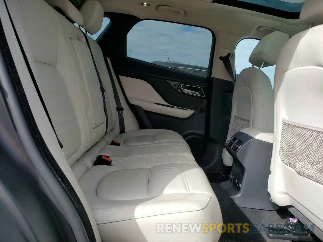 11 fotografías del automóvil dañado SADCK2GX4KA396800 JAGUAR F-PACE 2019