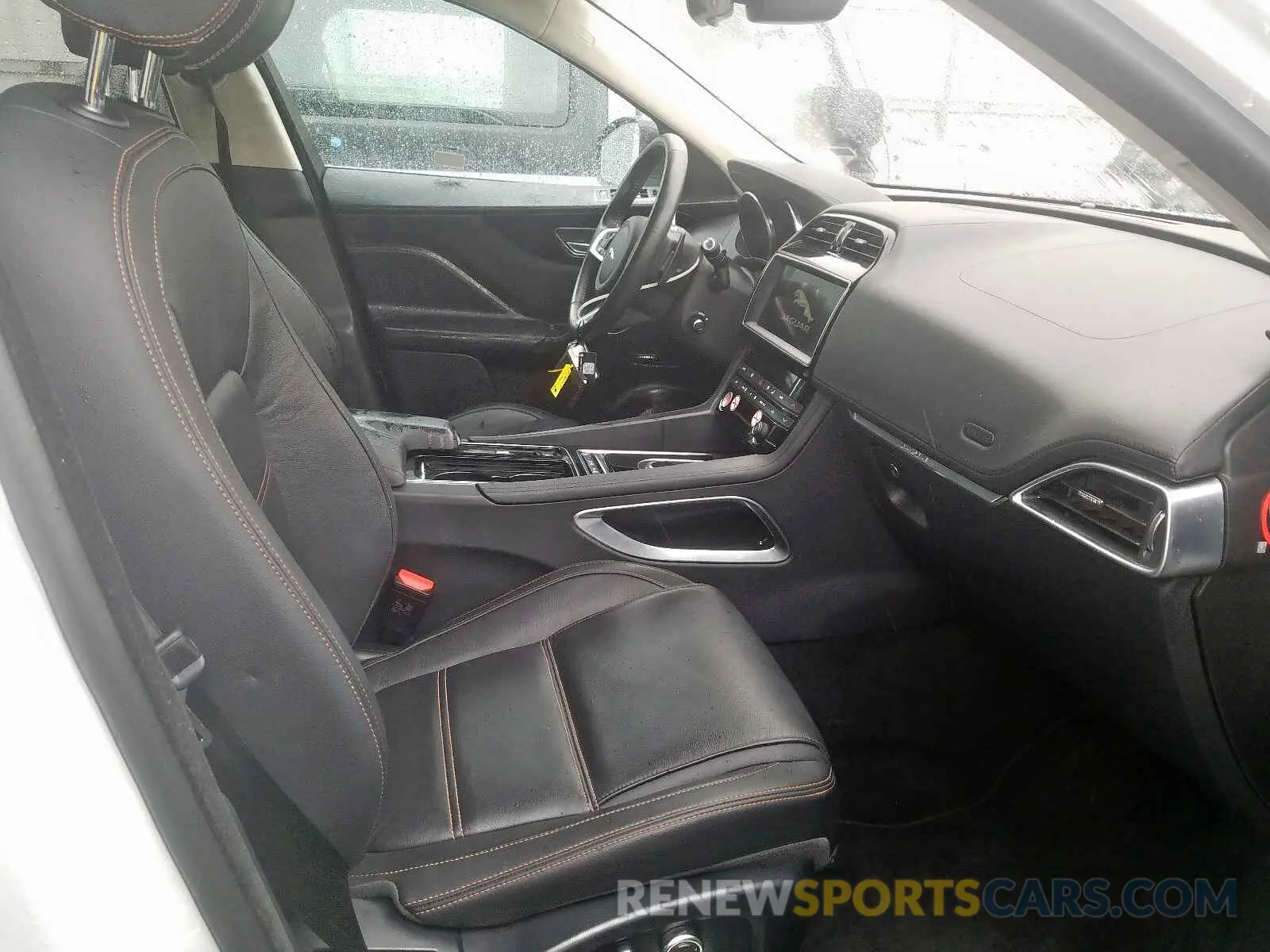 5 fotografías del automóvil dañado SADCK2GX6KA393283 JAGUAR F-PACE 2019