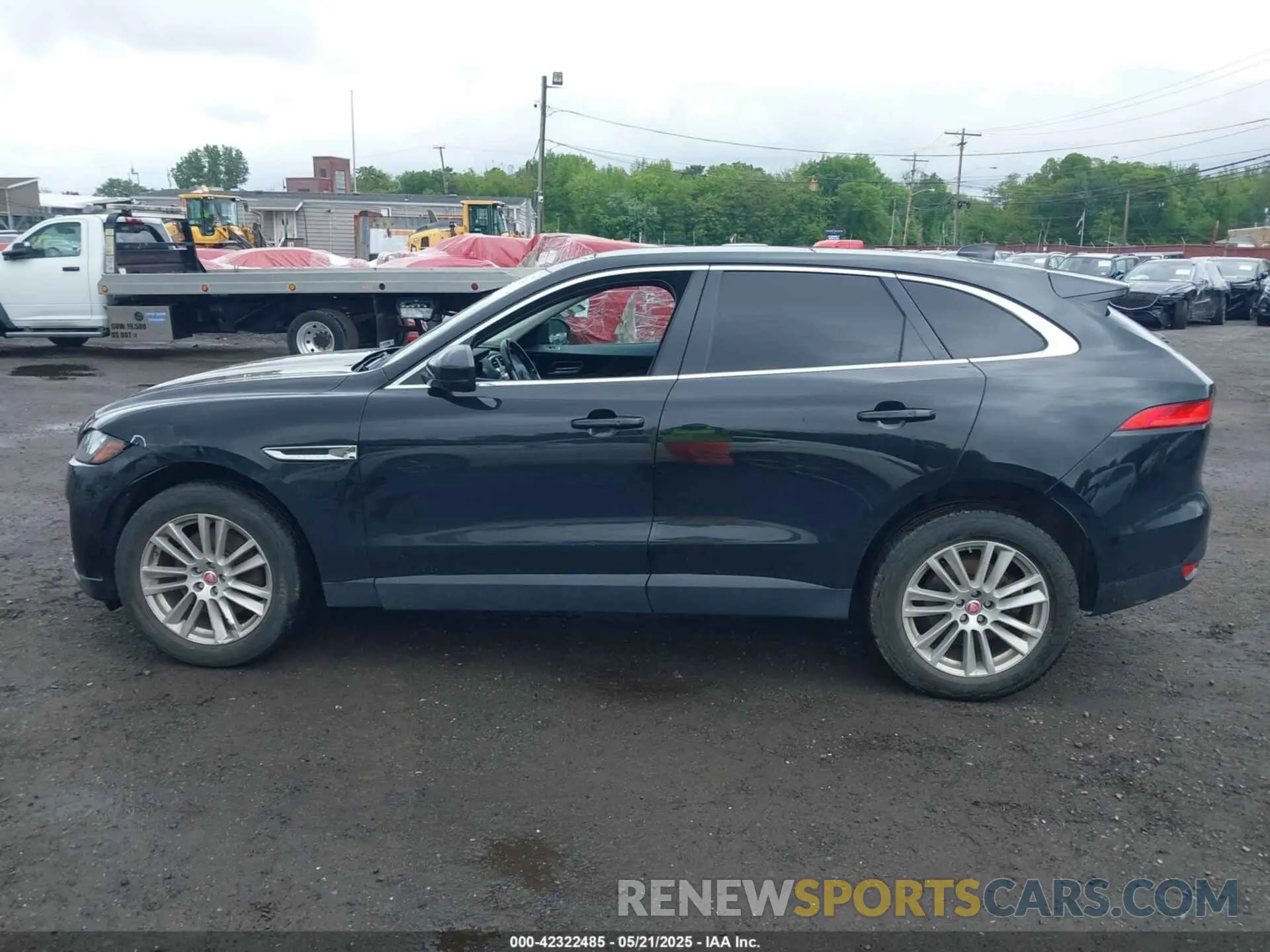 14 fotografías del automóvil dañado SADCK2GX7KA392837 JAGUAR F-PACE 2019