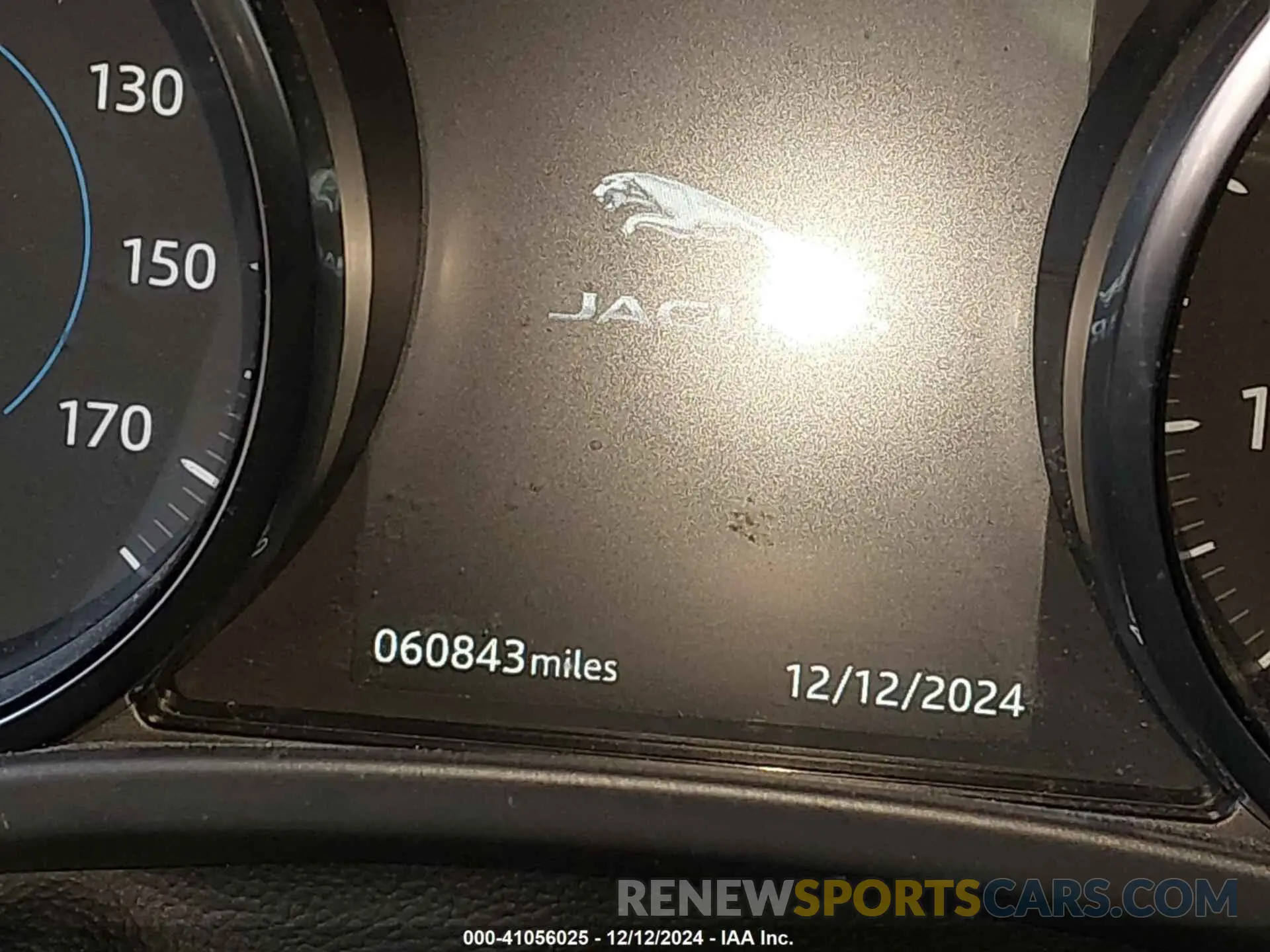 14 fotografías del automóvil dañado SADCL2FX2KA392145 JAGUAR F-PACE 2019