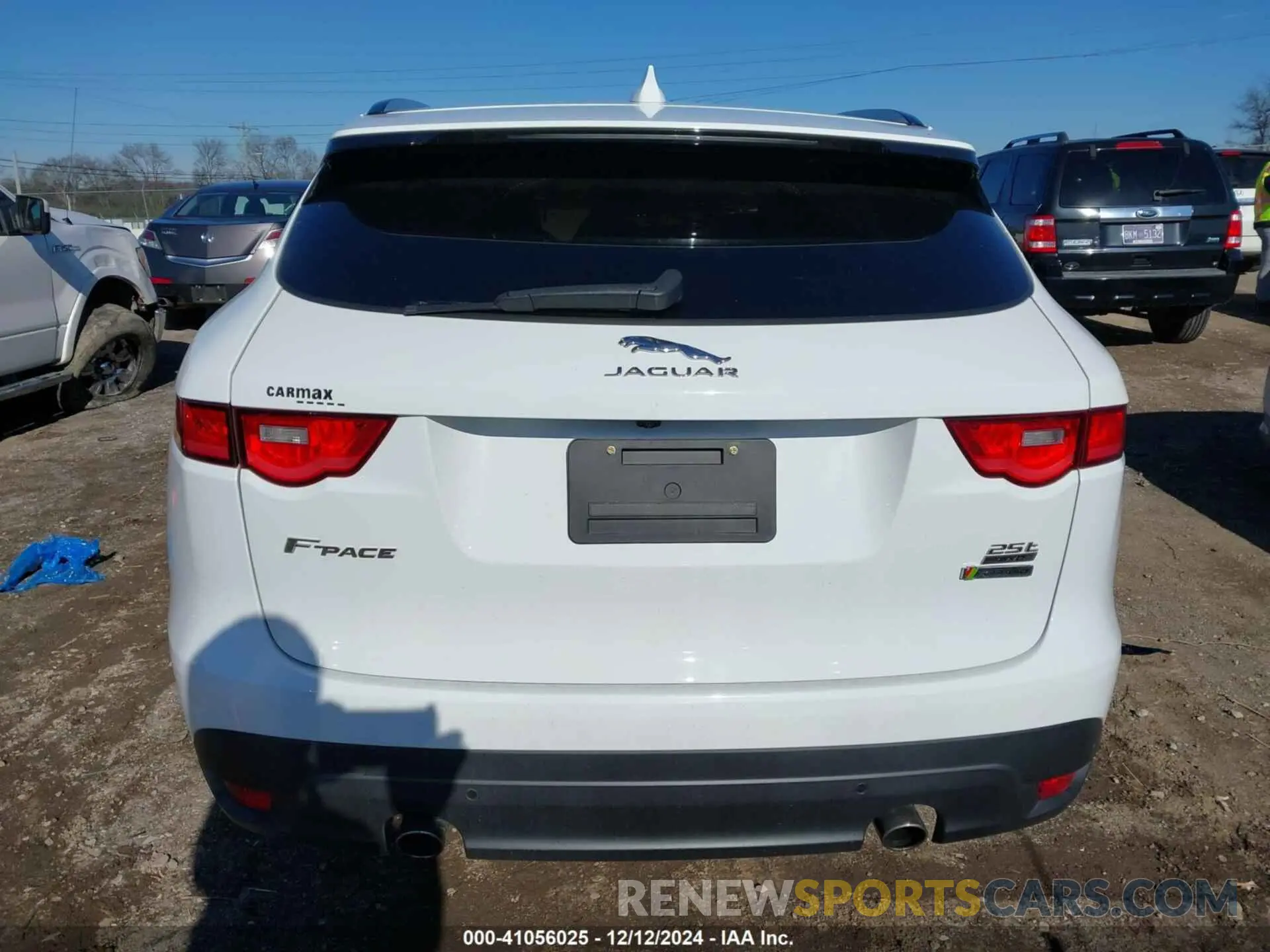 15 fotografías del automóvil dañado SADCL2FX2KA392145 JAGUAR F-PACE 2019