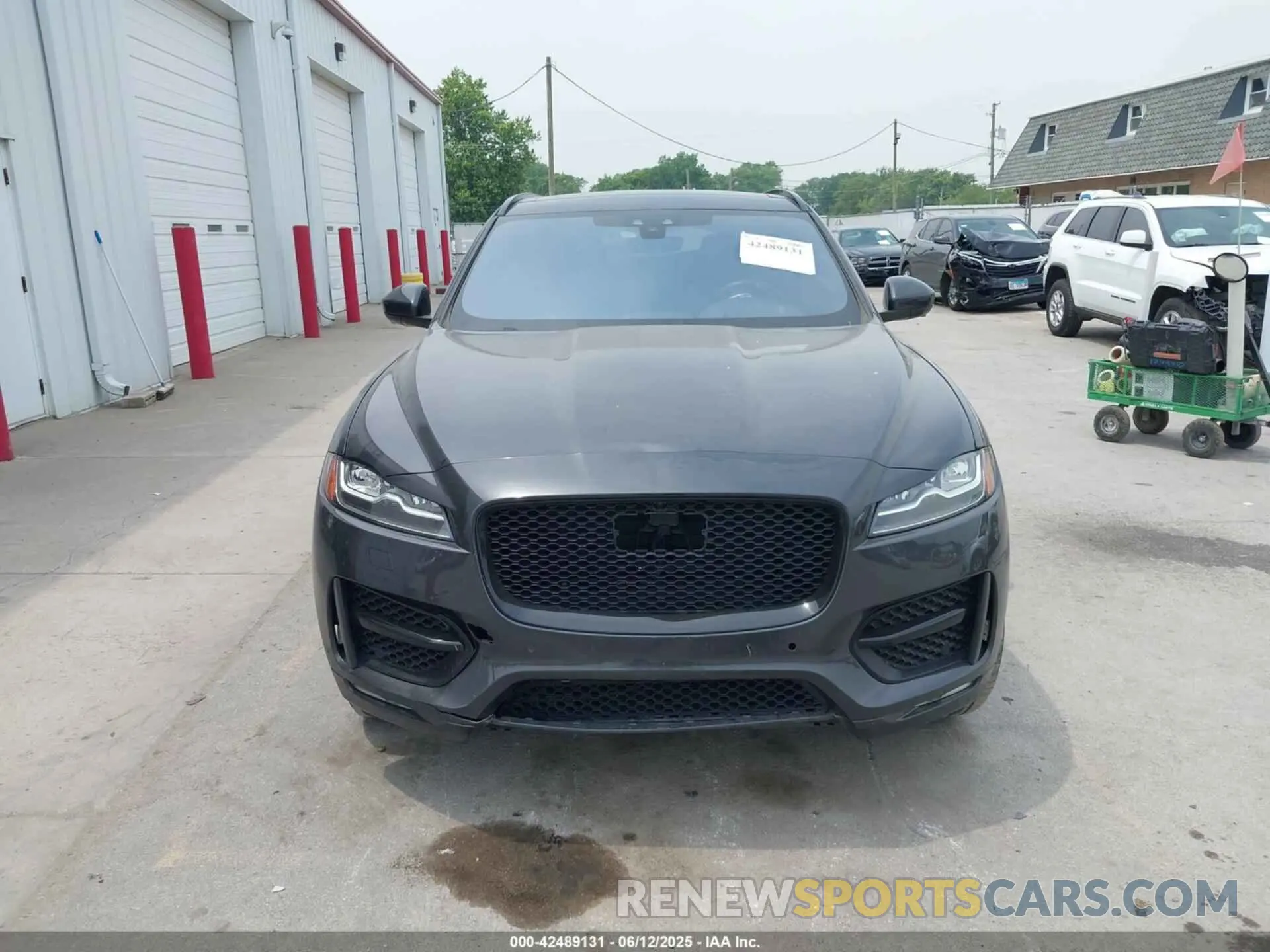 11 fotografías del automóvil dañado SADCL2GX3KA600791 JAGUAR F-PACE 2019