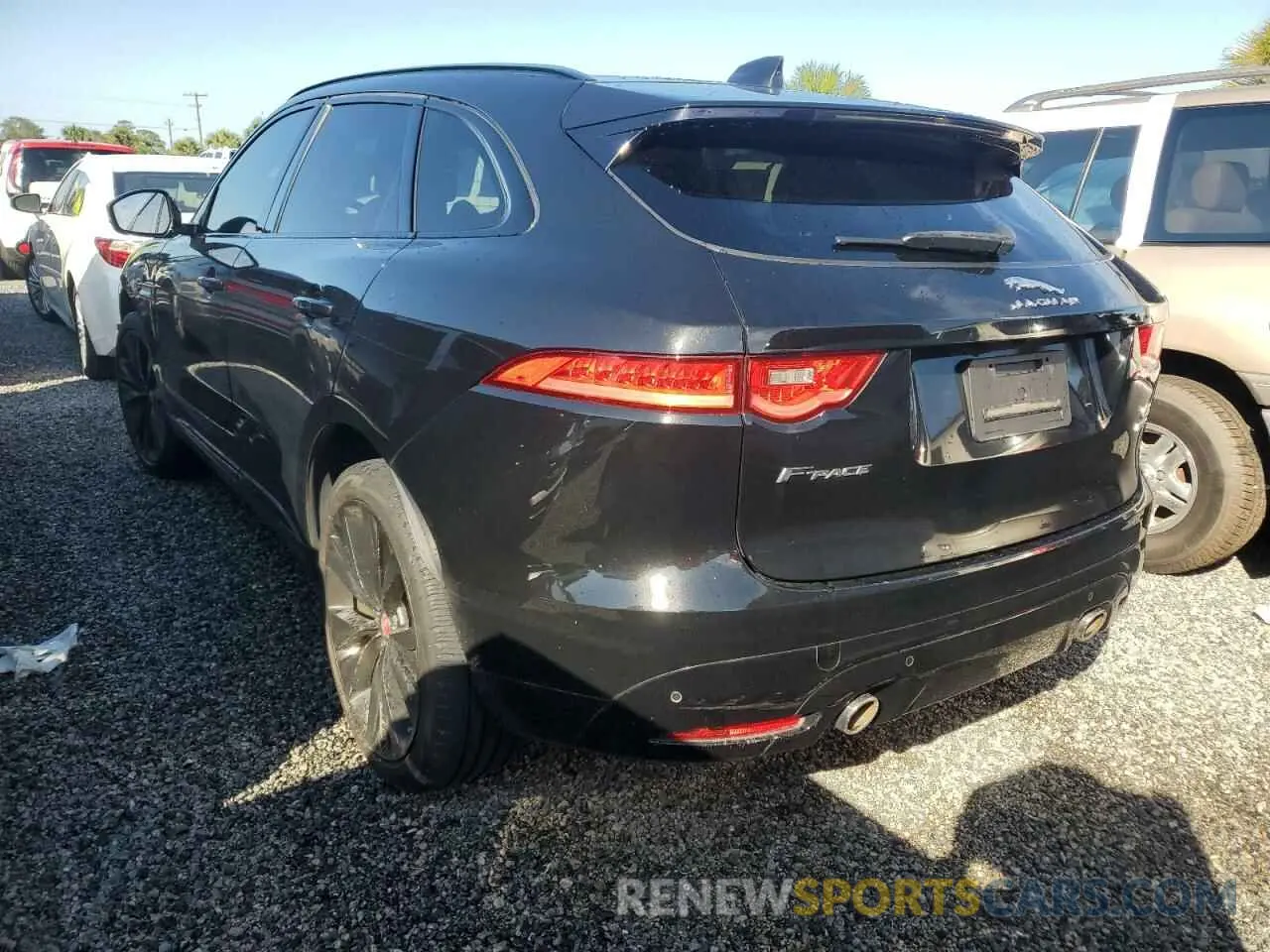 2 fotografías del automóvil dañado SADCM2FV6KA616206 JAGUAR F-PACE 2019