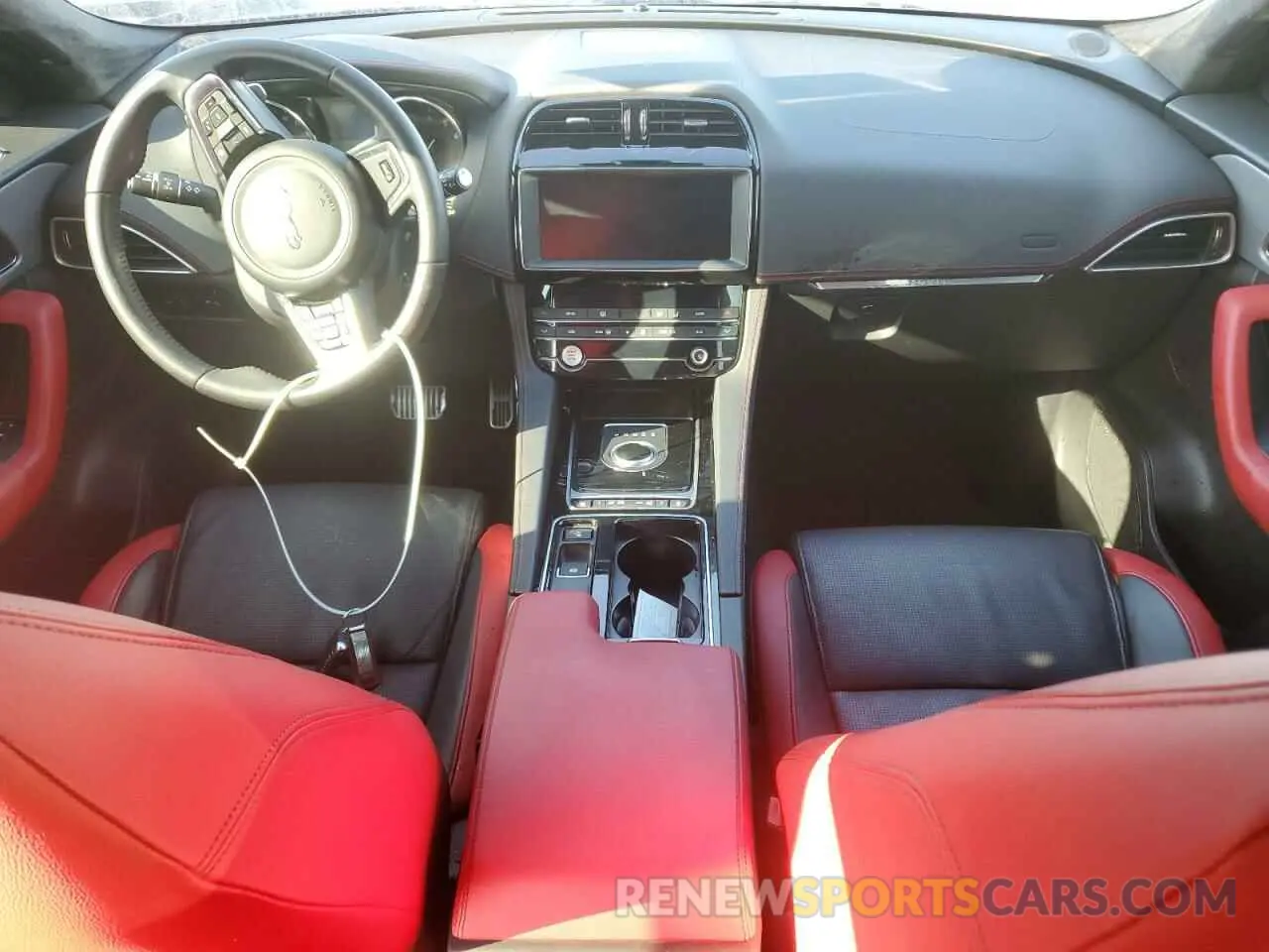 8 fotografías del automóvil dañado SADCM2FV6KA616206 JAGUAR F-PACE 2019