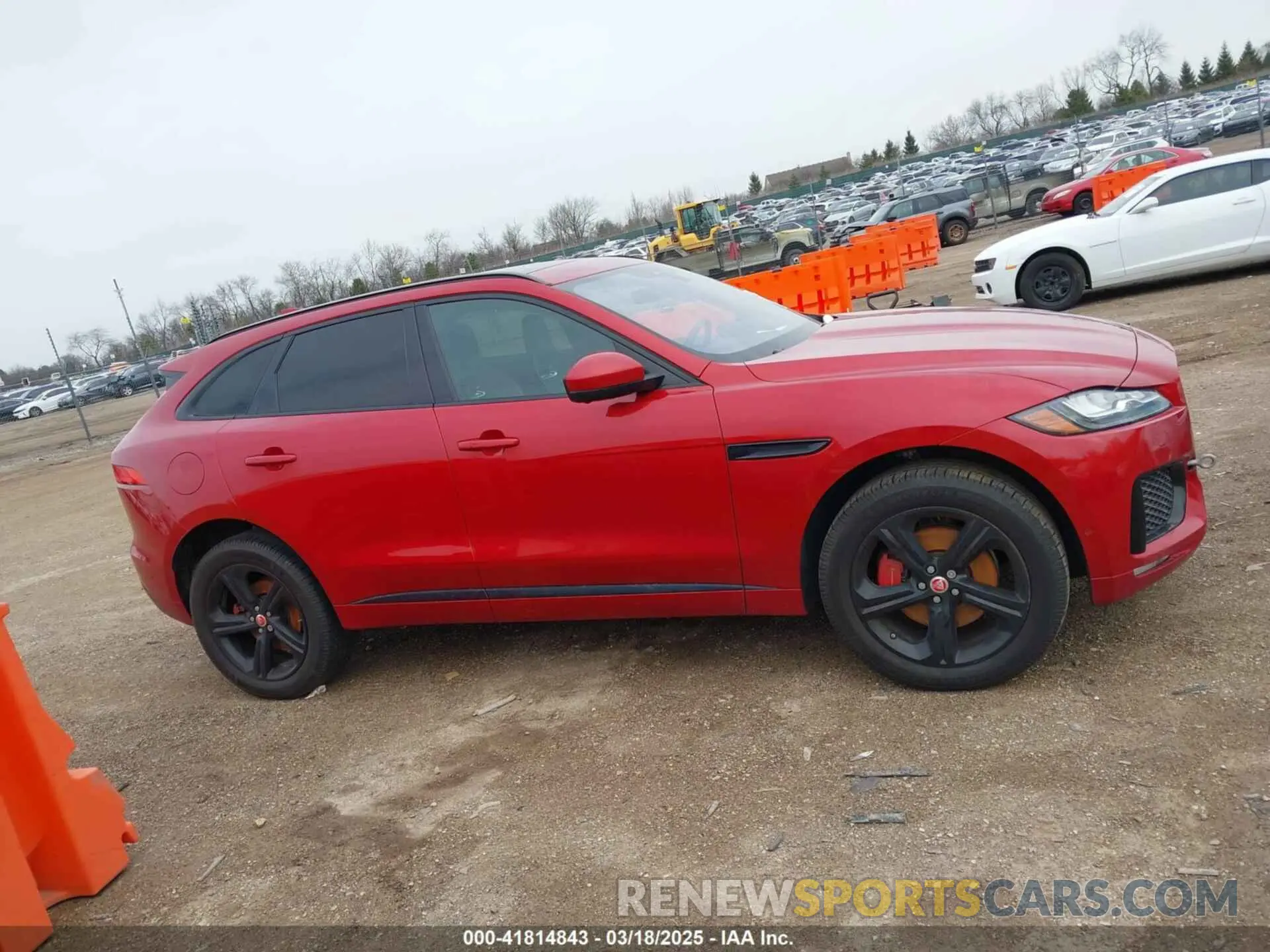 13 fotografías del automóvil dañado SADCM2FV7KA363378 JAGUAR F-PACE 2019