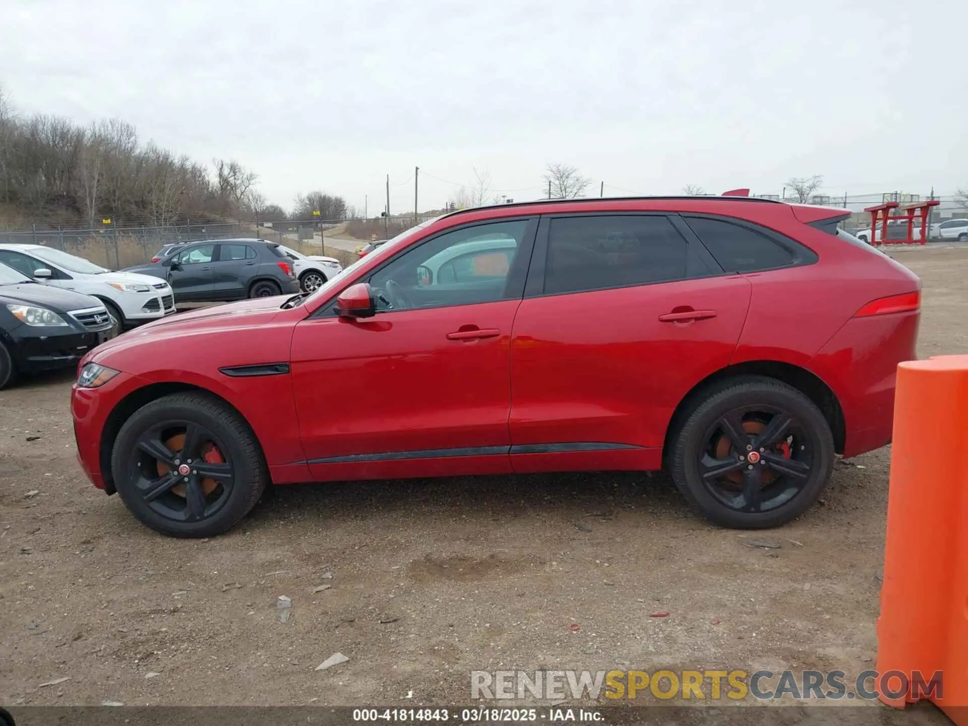 14 fotografías del automóvil dañado SADCM2FV7KA363378 JAGUAR F-PACE 2019