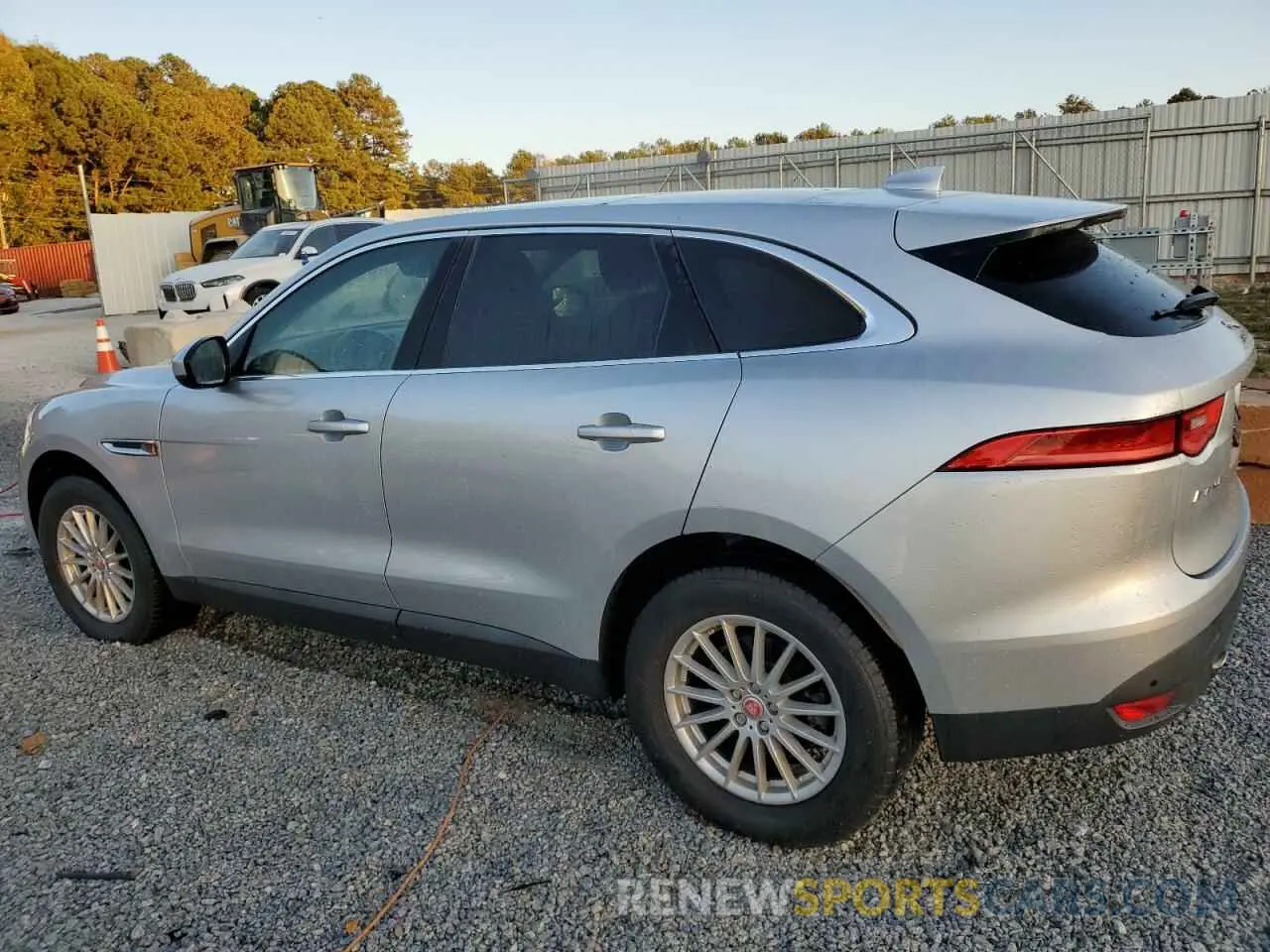 2 fotografías del automóvil dañado SADCS2FX0KA616001 JAGUAR F-PACE 2019