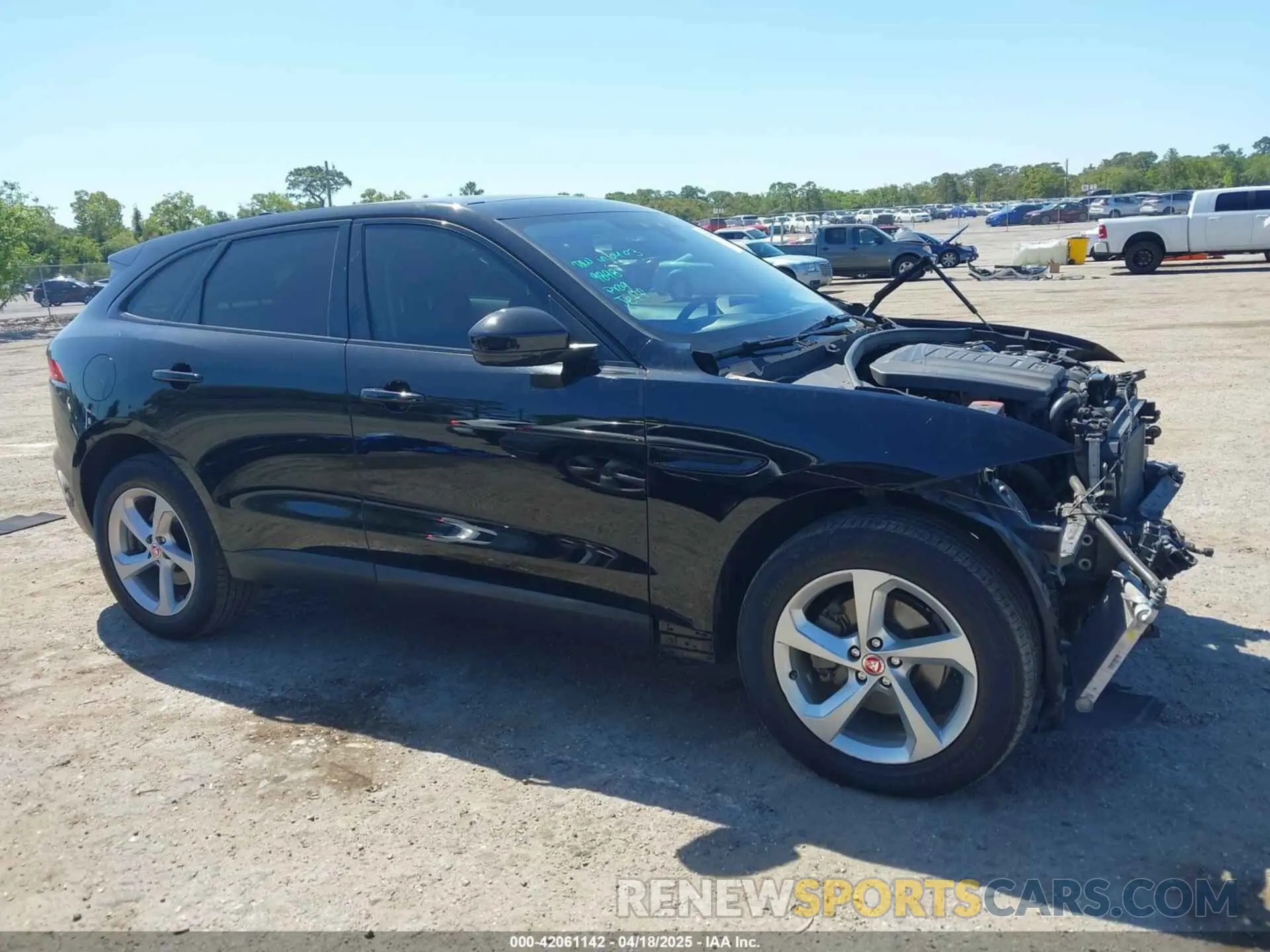 13 fotografías del automóvil dañado SADCJ2FX8LA632287 JAGUAR F-PACE 2020