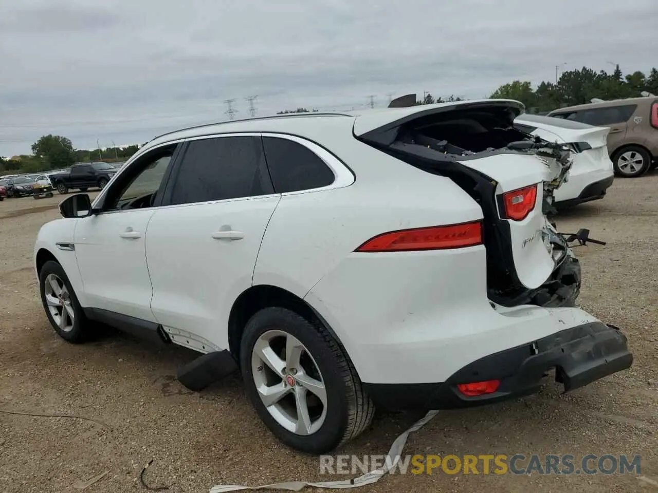 2 fotografías del automóvil dañado SADCJ2FXXLA635899 JAGUAR F-PACE 2020