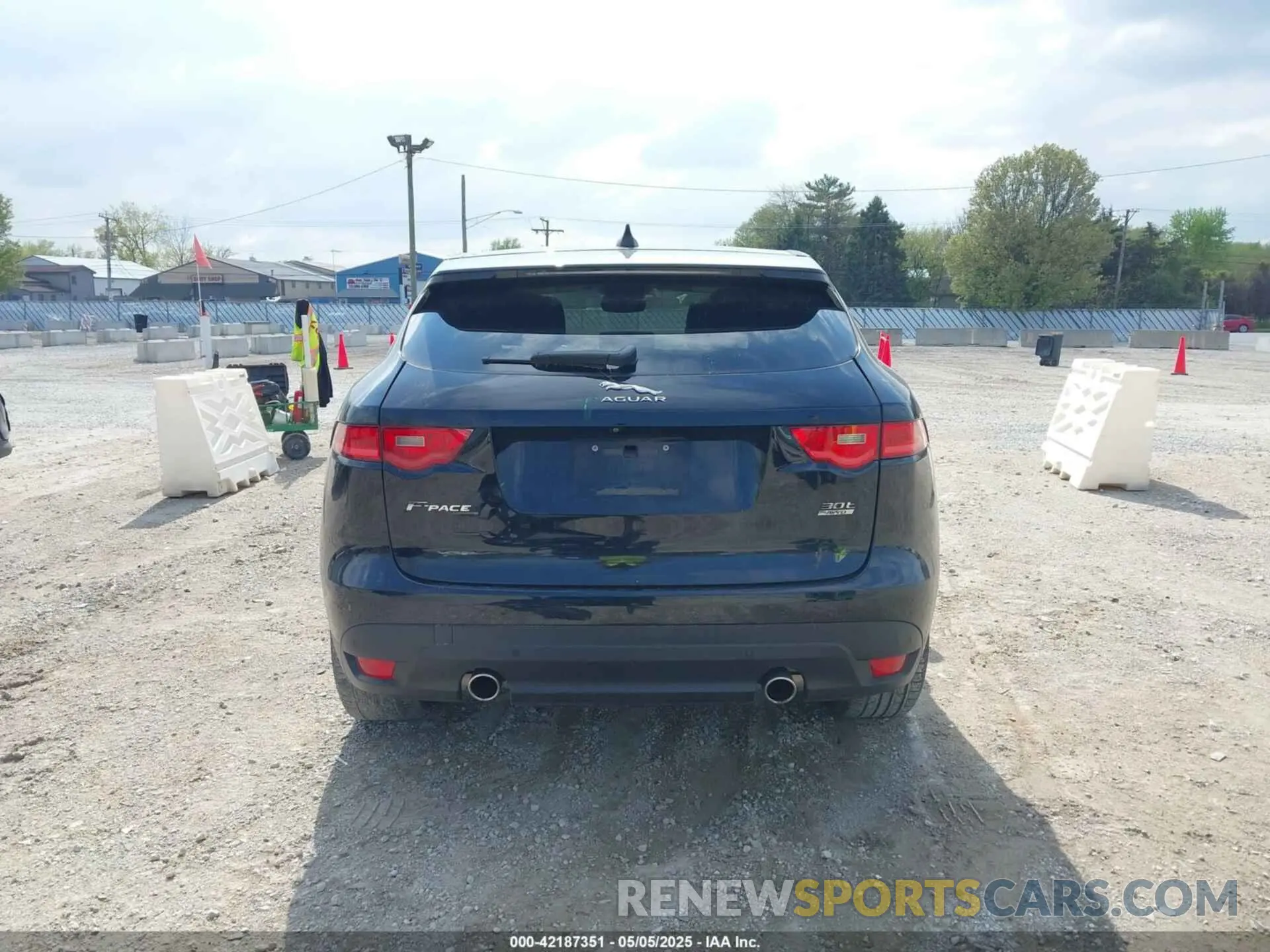 17 fotografías del automóvil dañado SADCK2GX1LA638590 JAGUAR F-PACE 2020