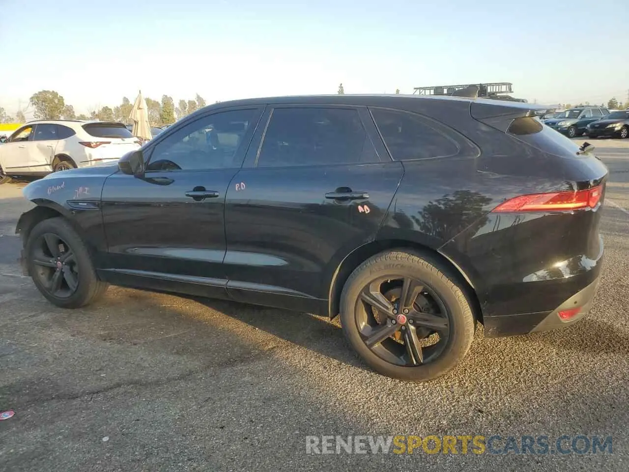 2 fotografías del automóvil dañado SADCL2FX7LA628001 JAGUAR F-PACE 2020