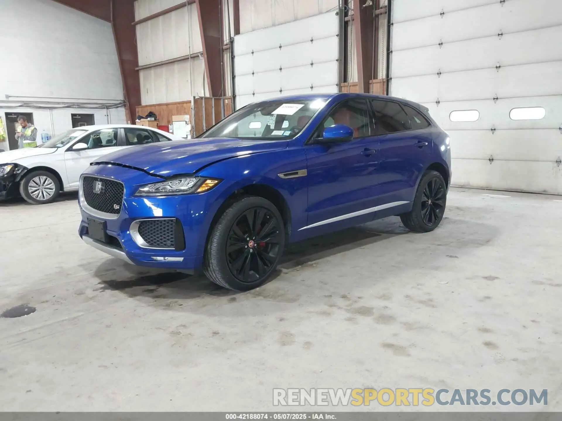 2 fotografías del automóvil dañado SADCM2FV4LA645110 JAGUAR F-PACE 2020