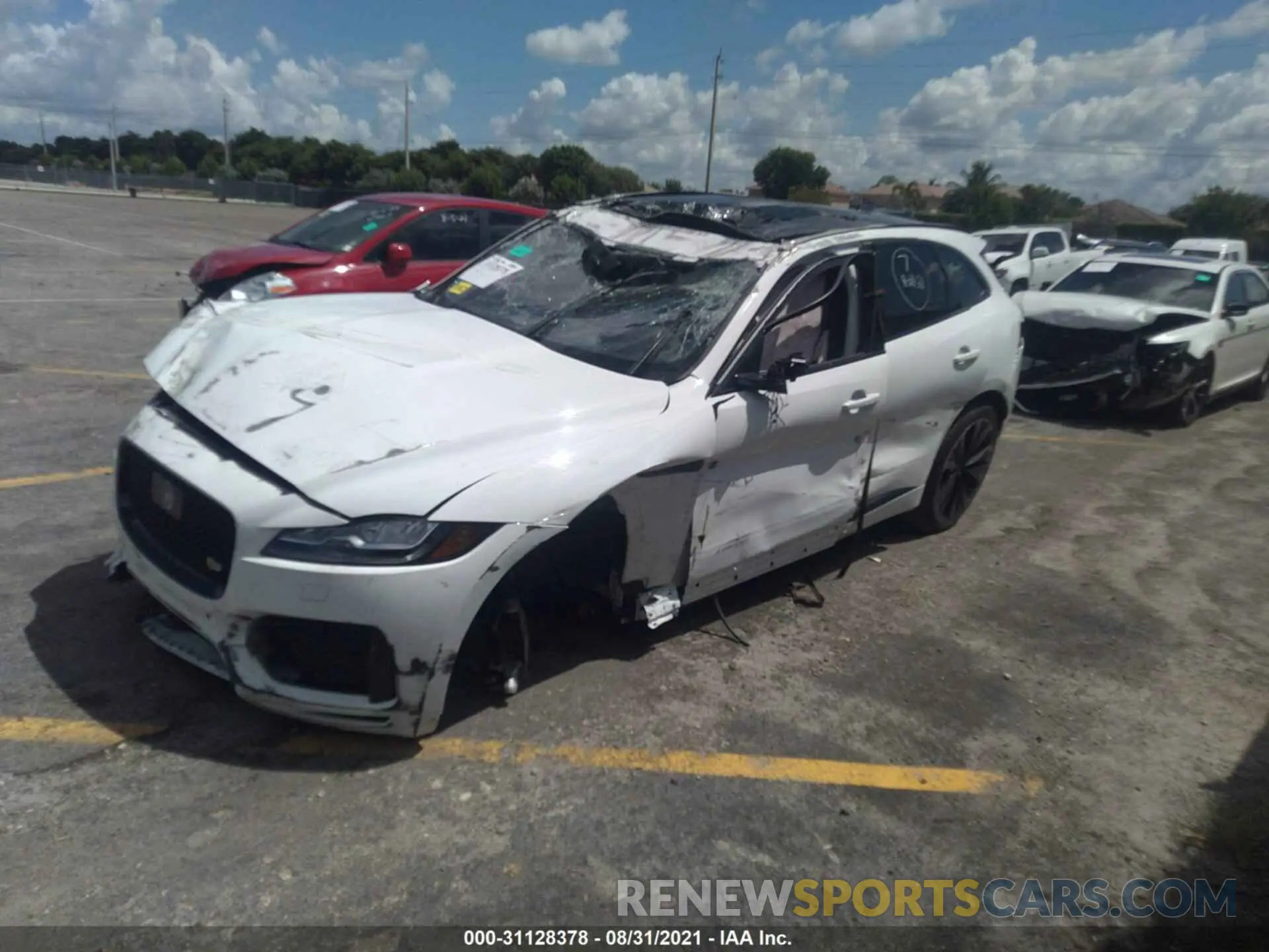 2 fotografías del automóvil dañado SADCM2FV4LA650677 JAGUAR F-PACE 2020