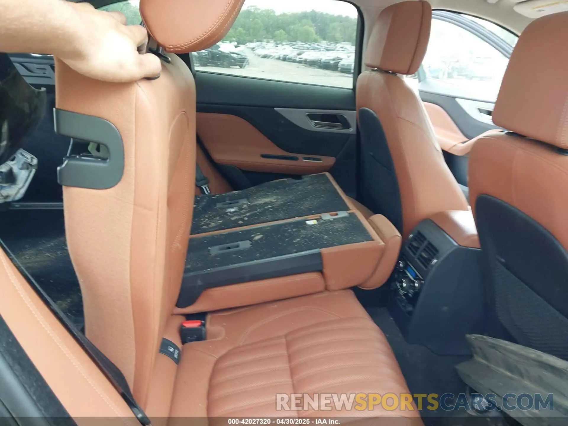 8 fotografías del automóvil dañado SADCN2GX7LA620263 JAGUAR F-PACE 2020
