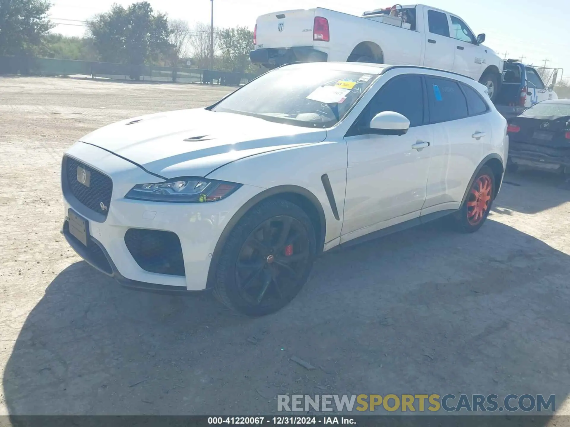 2 fotografías del automóvil dañado SADCZ2EE9LA630346 JAGUAR F-PACE 2020