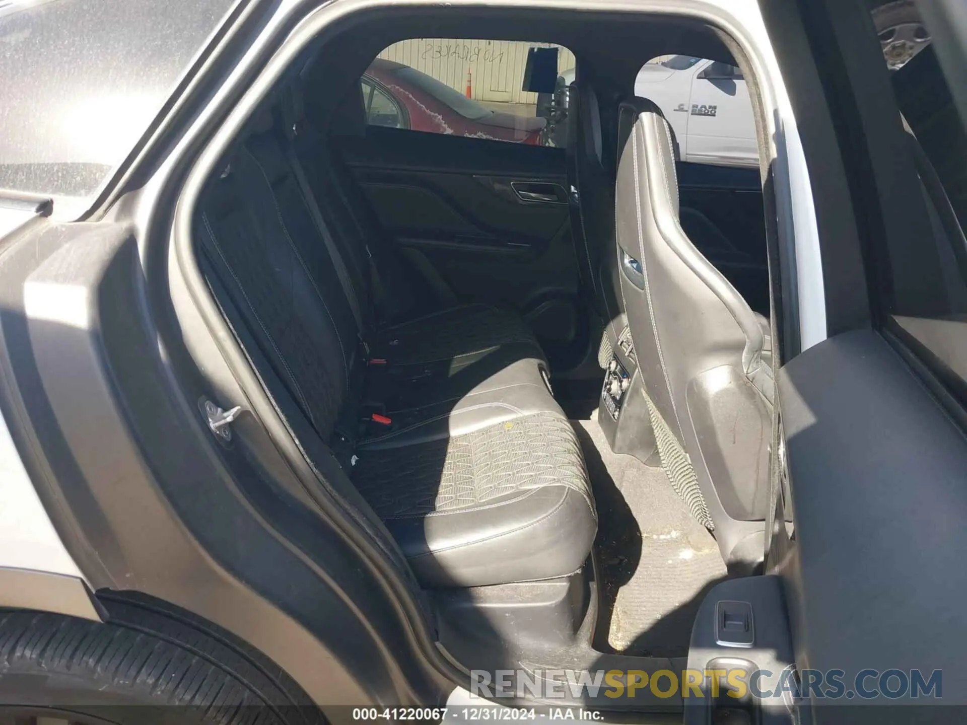 8 fotografías del automóvil dañado SADCZ2EE9LA630346 JAGUAR F-PACE 2020