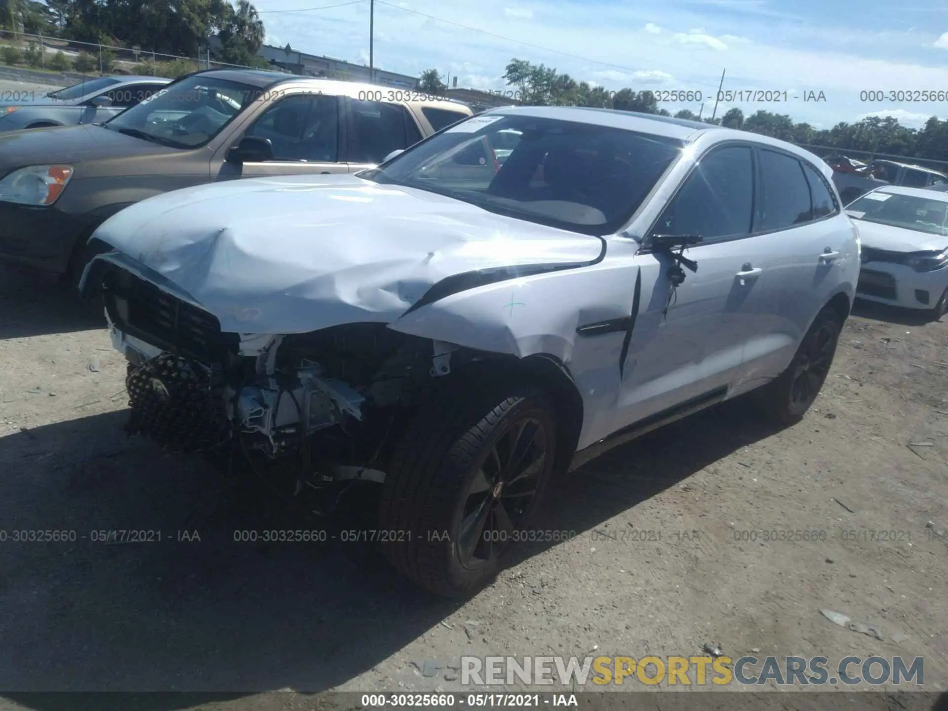 2 fotografías del automóvil dañado SADCJ2EX0MA667621 JAGUAR F-PACE 2021