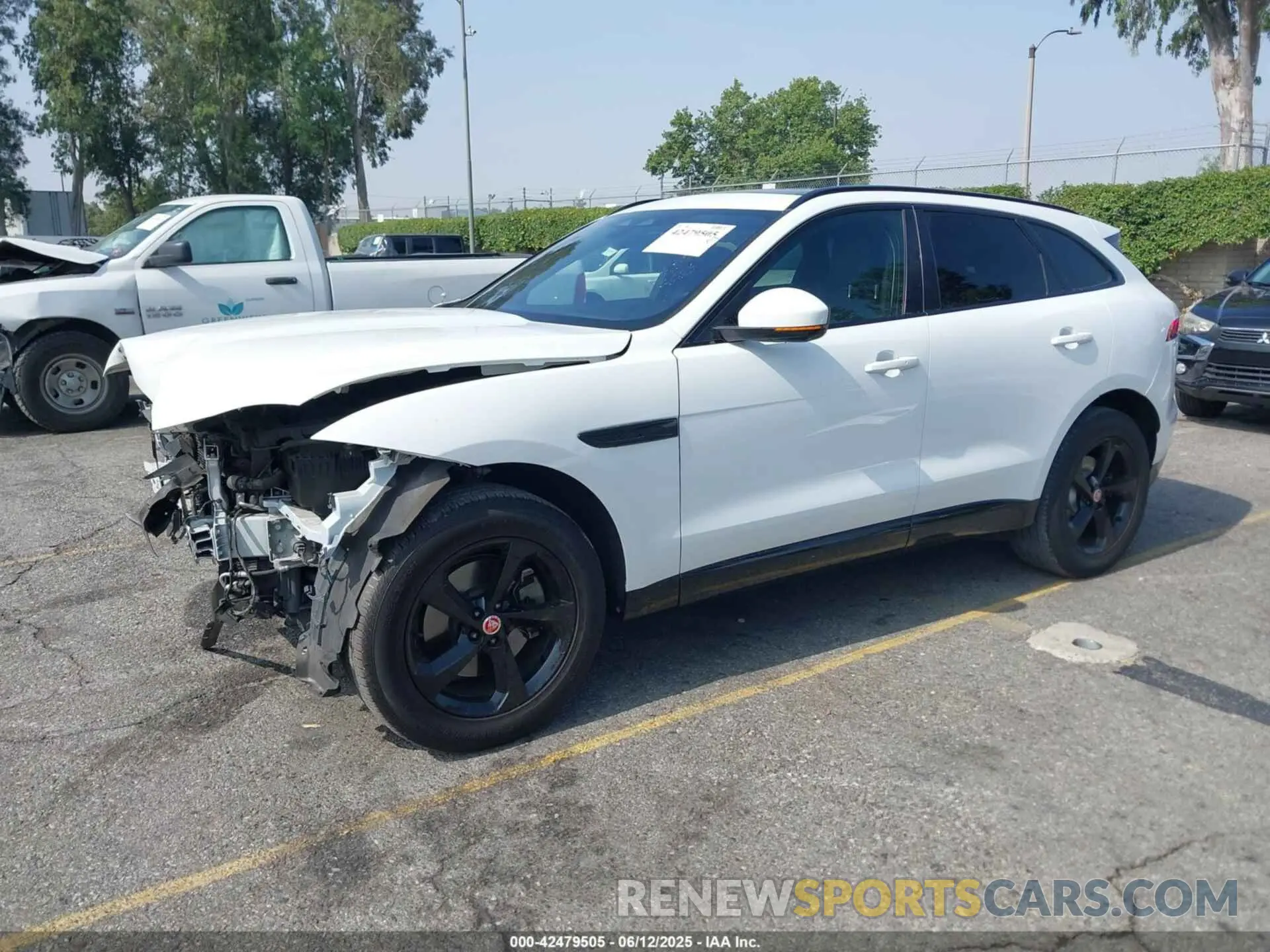 2 fotografías del automóvil dañado SADCJ2EX0MA678926 JAGUAR F-PACE 2021
