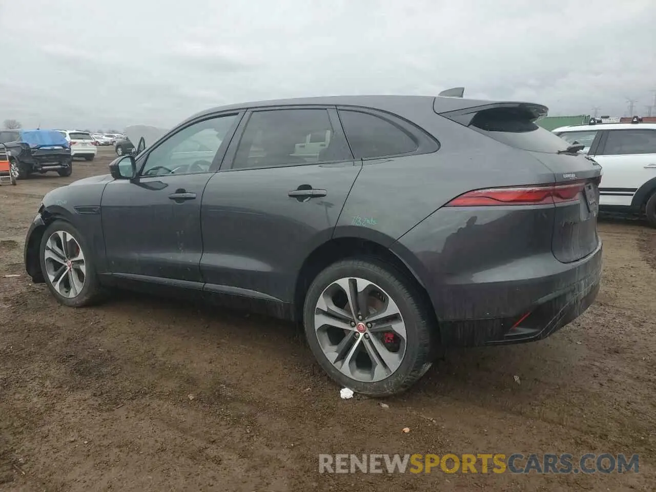 2 fotografías del automóvil dañado SADCJ2EX0MA681308 JAGUAR F-PACE 2021