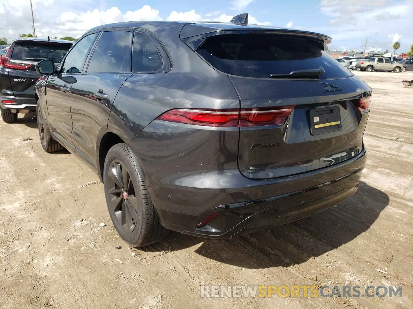 3 fotografías del automóvil dañado SADCJ2EX3MA667564 JAGUAR F-PACE 2021